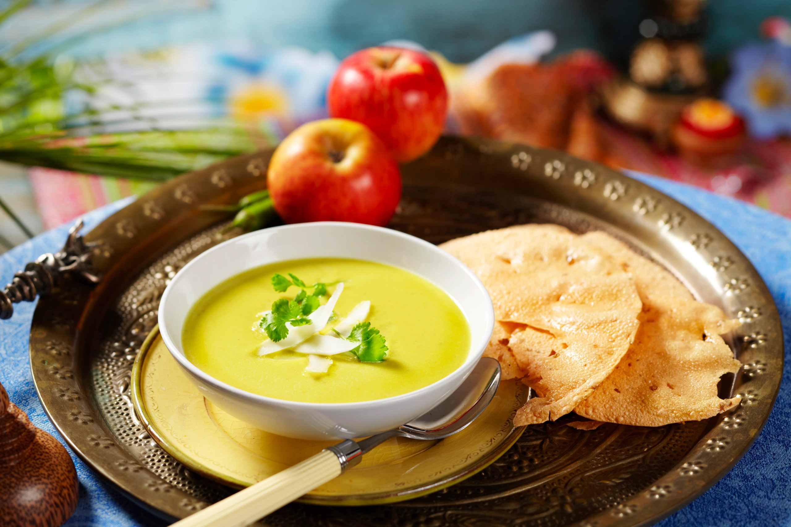 Masala Matar Dal: Würzige Spalterbsensuppe