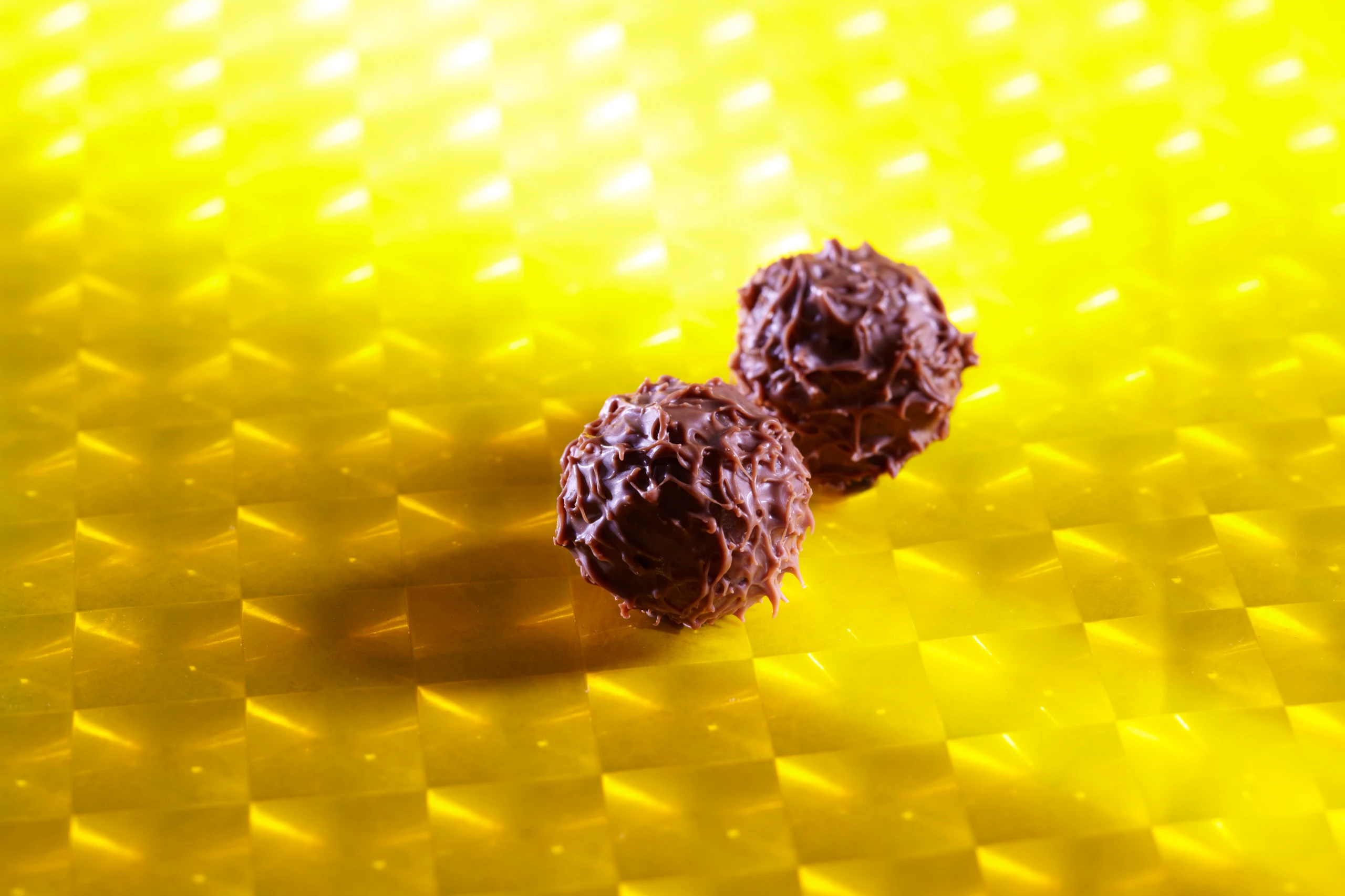 Pecannuss-Marzipan mit Amarenakirsche