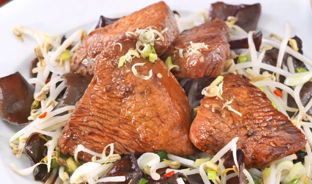 Asiatische Putensteaks mit Mu Err Pilzen