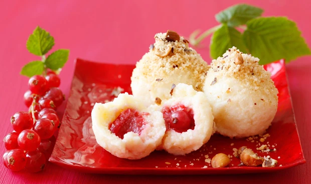 Grießknödel mit Beerenfülle