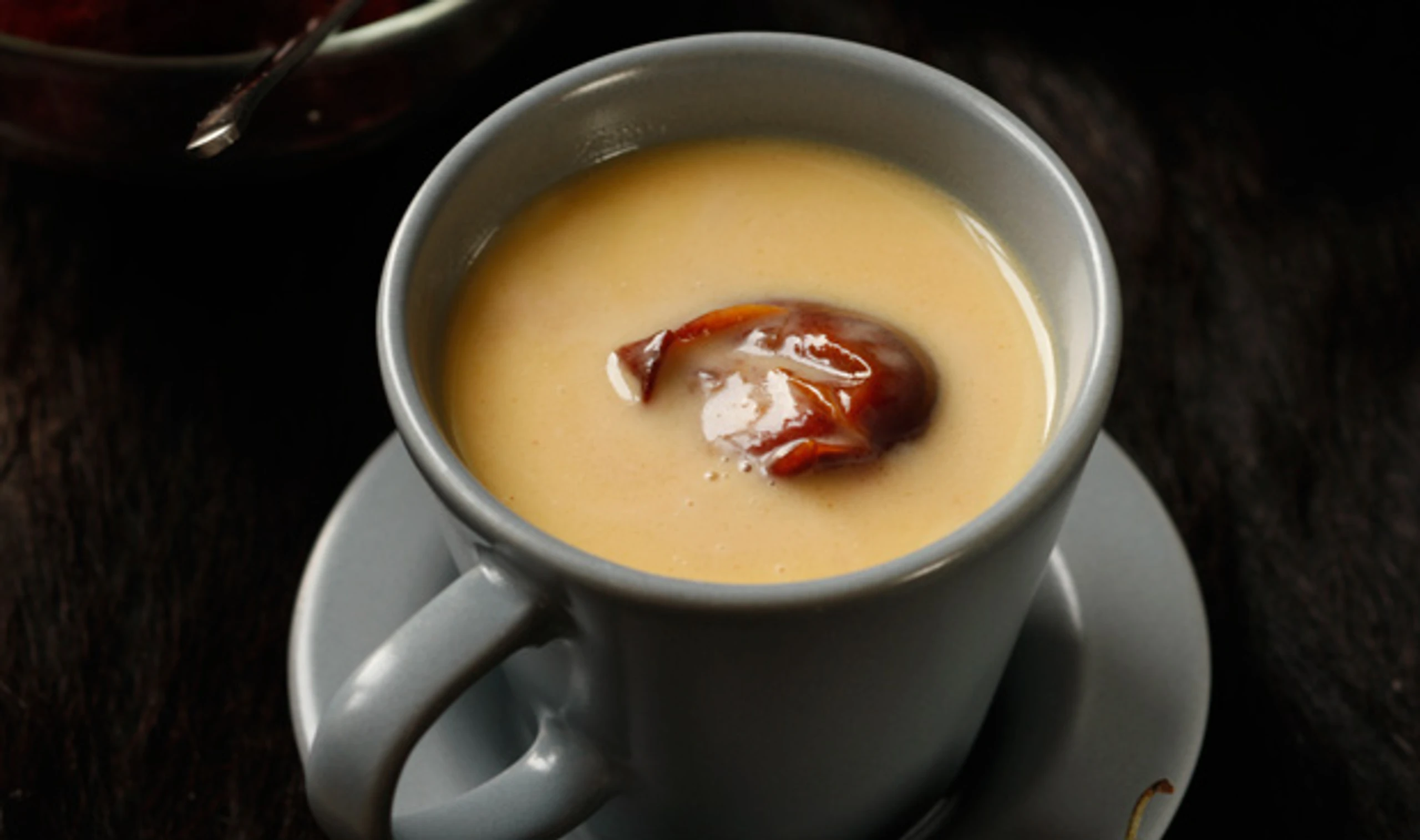 Vanillepunsch mit Zwetschken