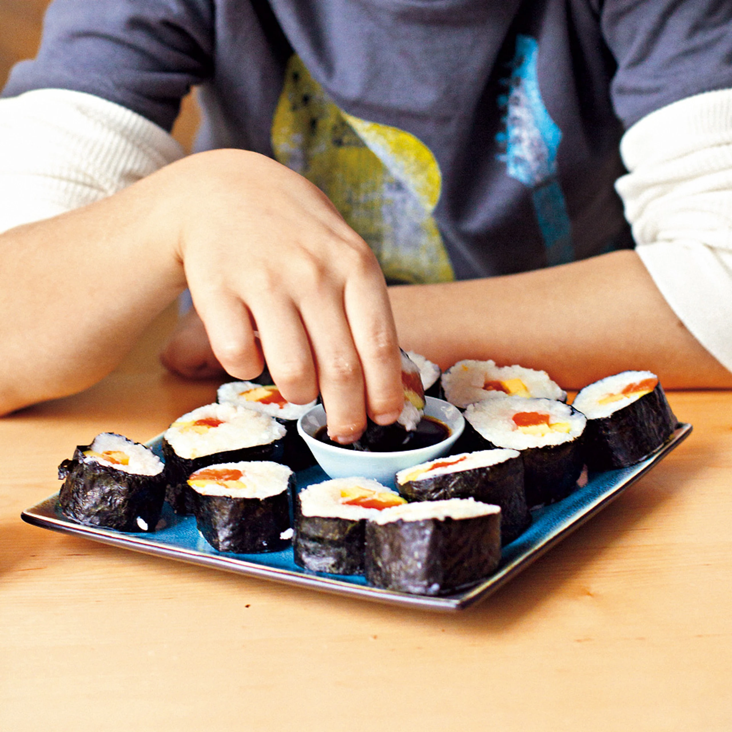Kinder kochen: Gurken-Lachs-Maki