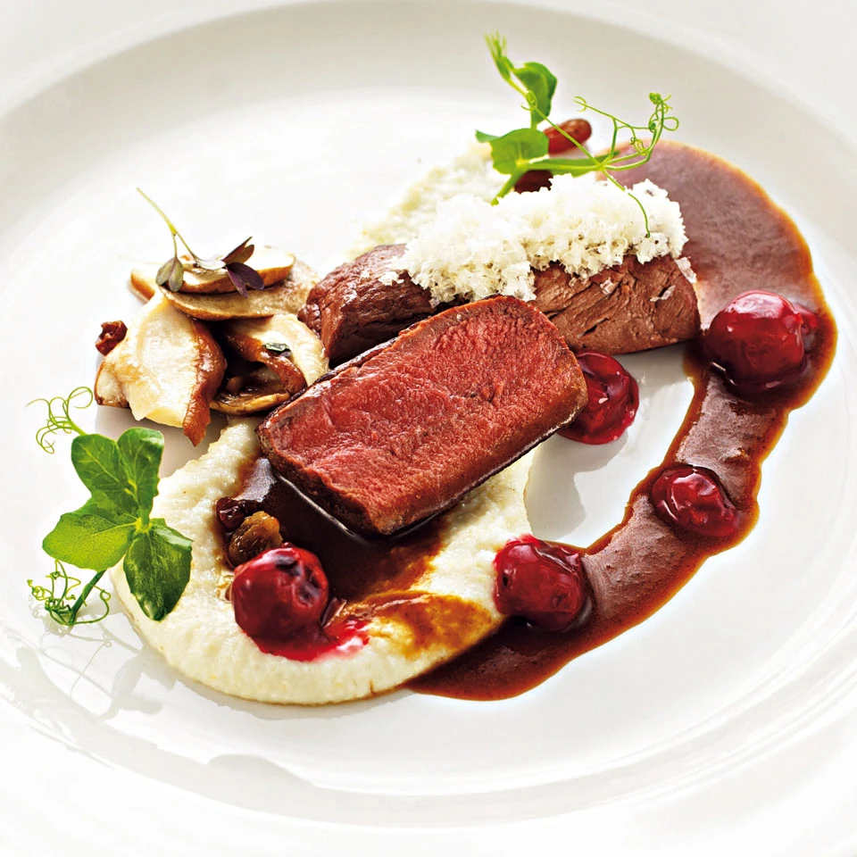 Rehnuss mit weißer Polenta