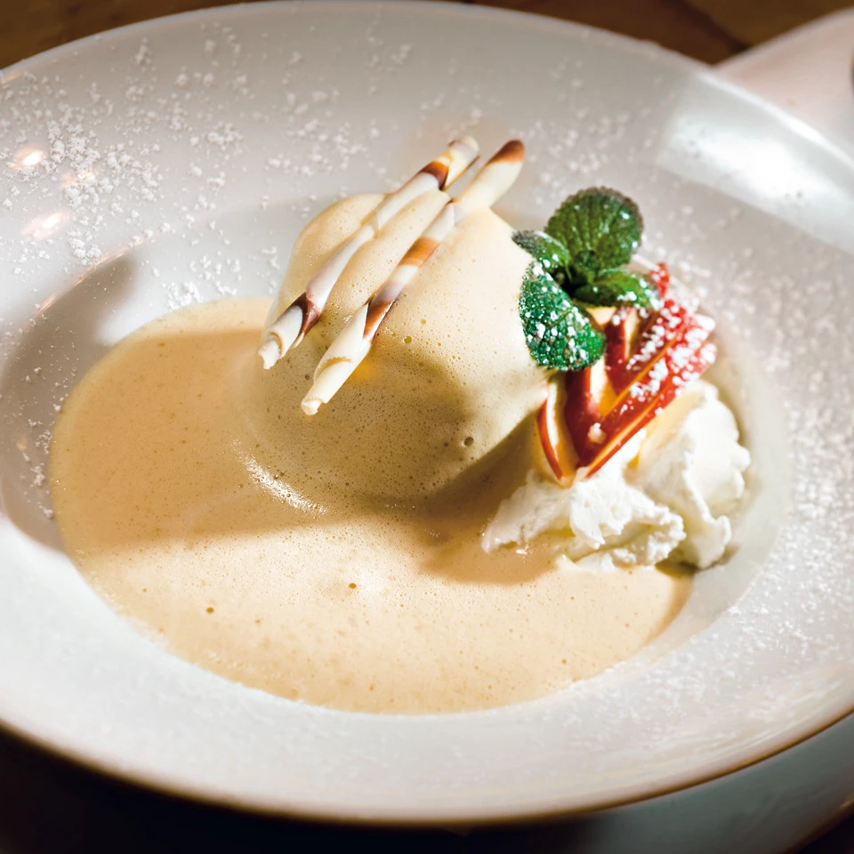 Apfelauflauf mit Mostschaum