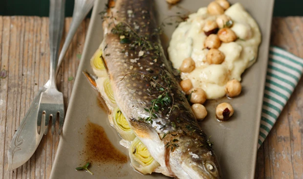 Saibling mit Topinambur