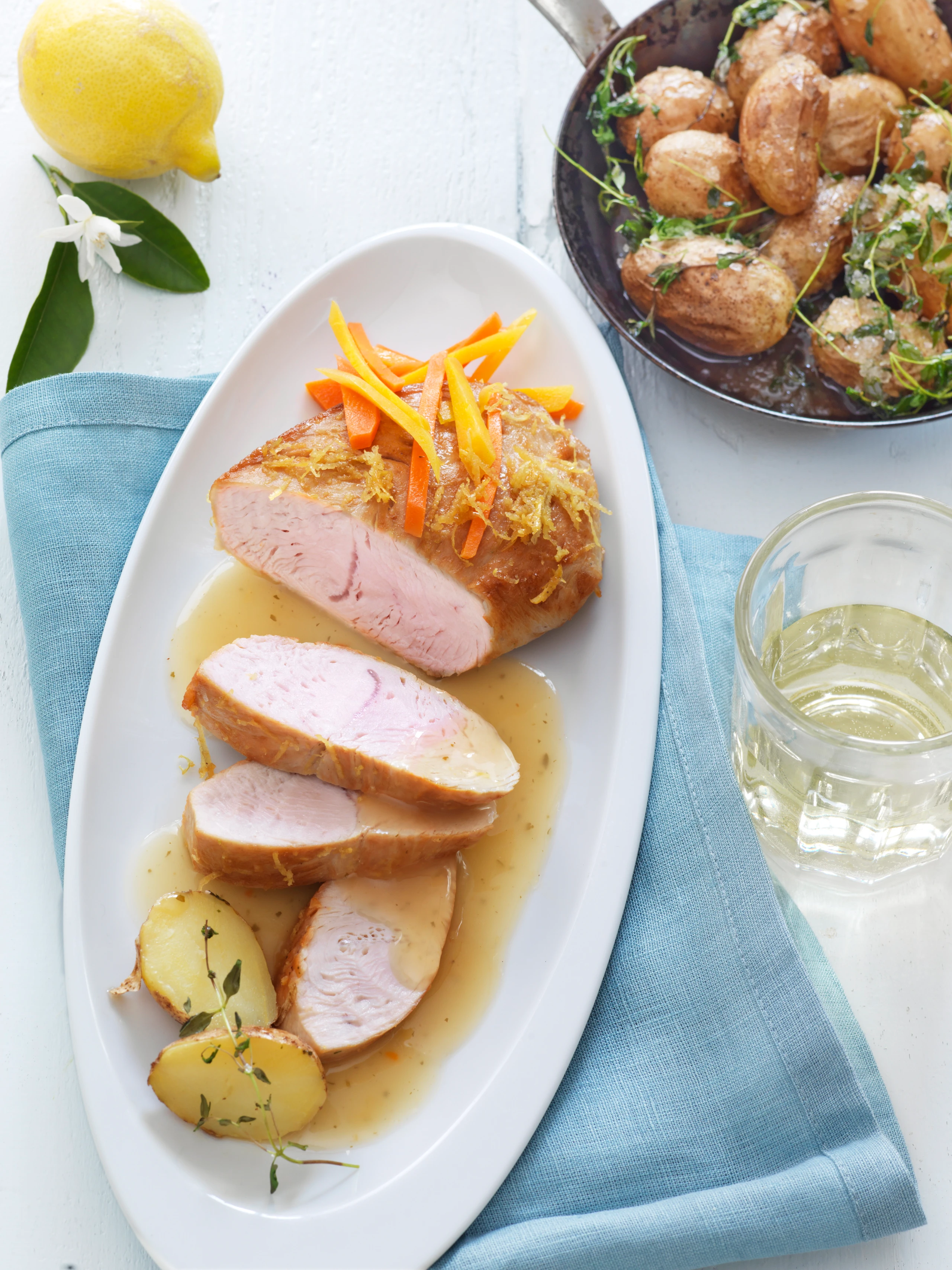Putenfilet mit Zitronensauce und Thymian-Erdäpfeln