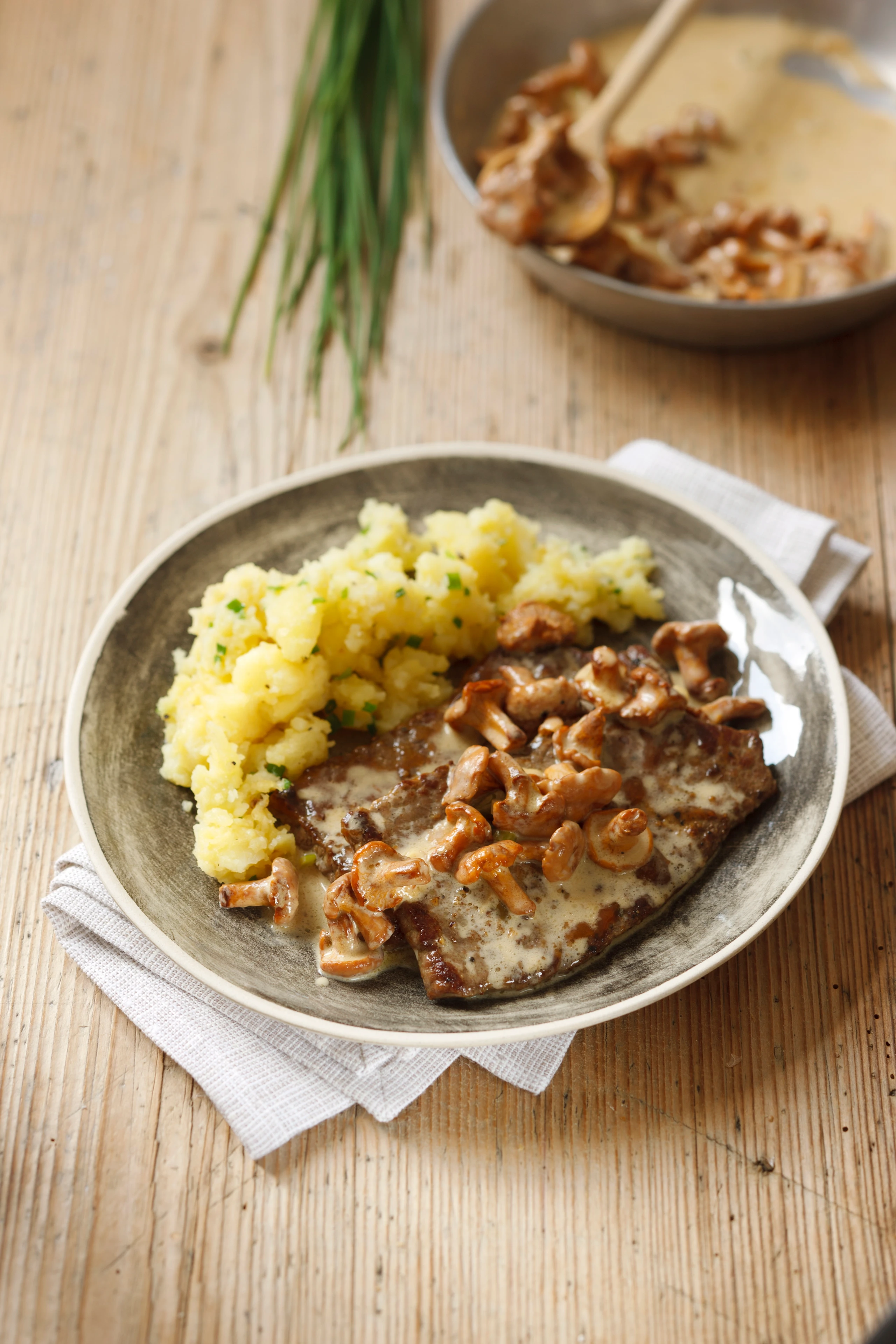 Rindsschnitzel in Schwammerlsauce