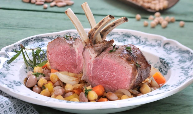 Lammkoteletts mit Kichererbsen-Bohnen-Eintopf