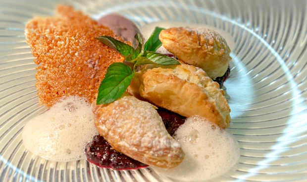 Schmerkrapfen mit Ribiselmarmelade