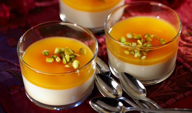 Milchpudding mit Orangensirup