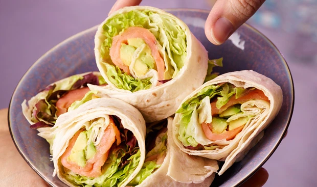 Lachs-Avocado-Wraps