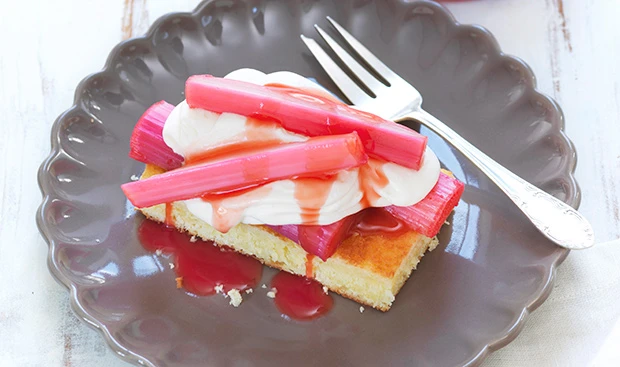 Rahmkuchen mit Rhabarber
