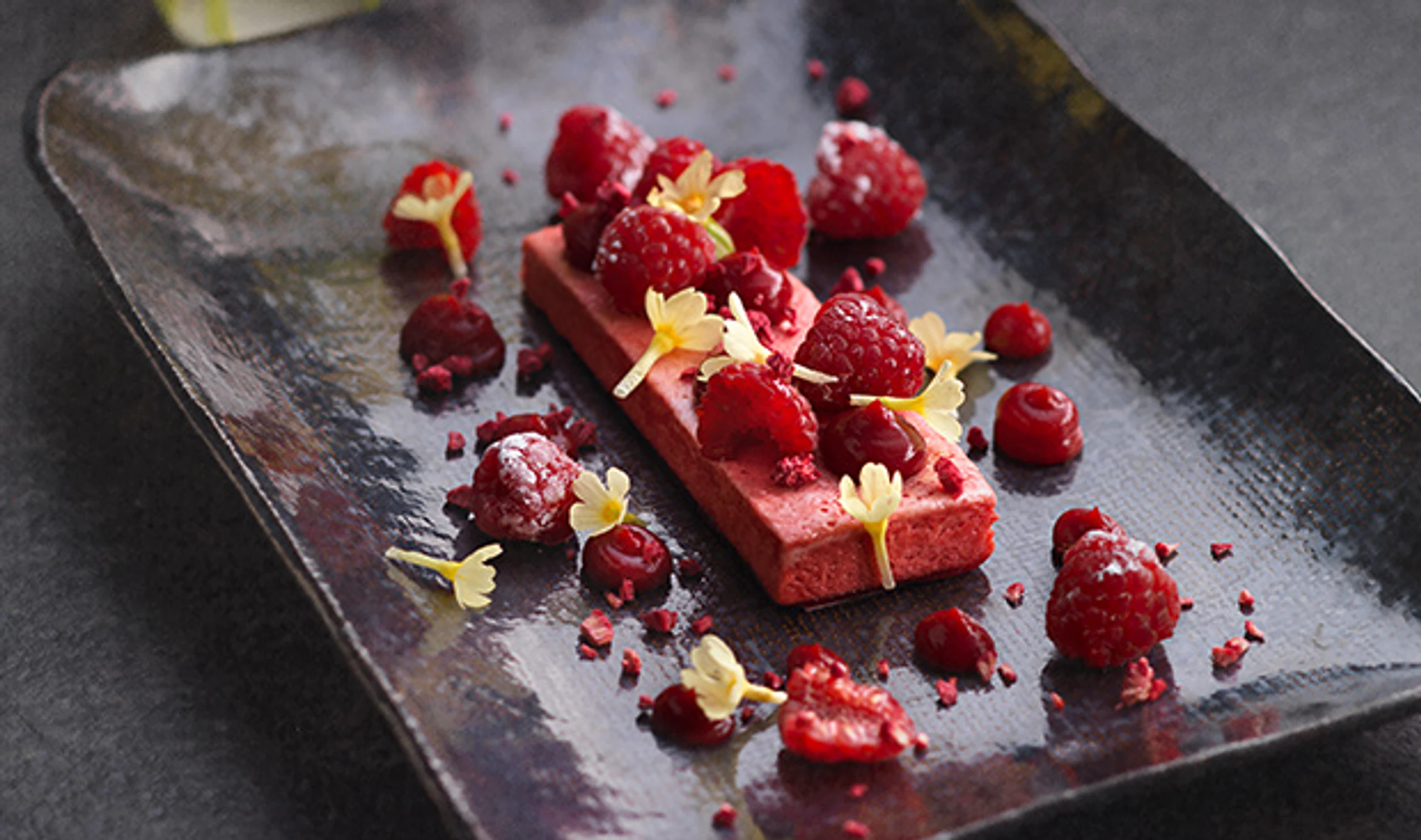 Himbeerparfait mit Himbeergelee