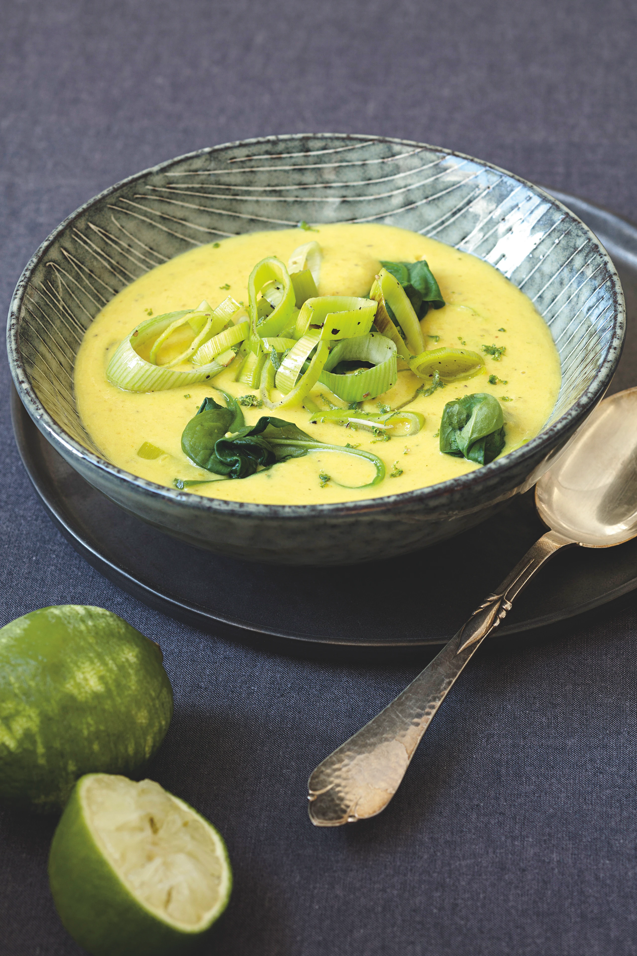 Linsensuppe mit Lauch und Spinat