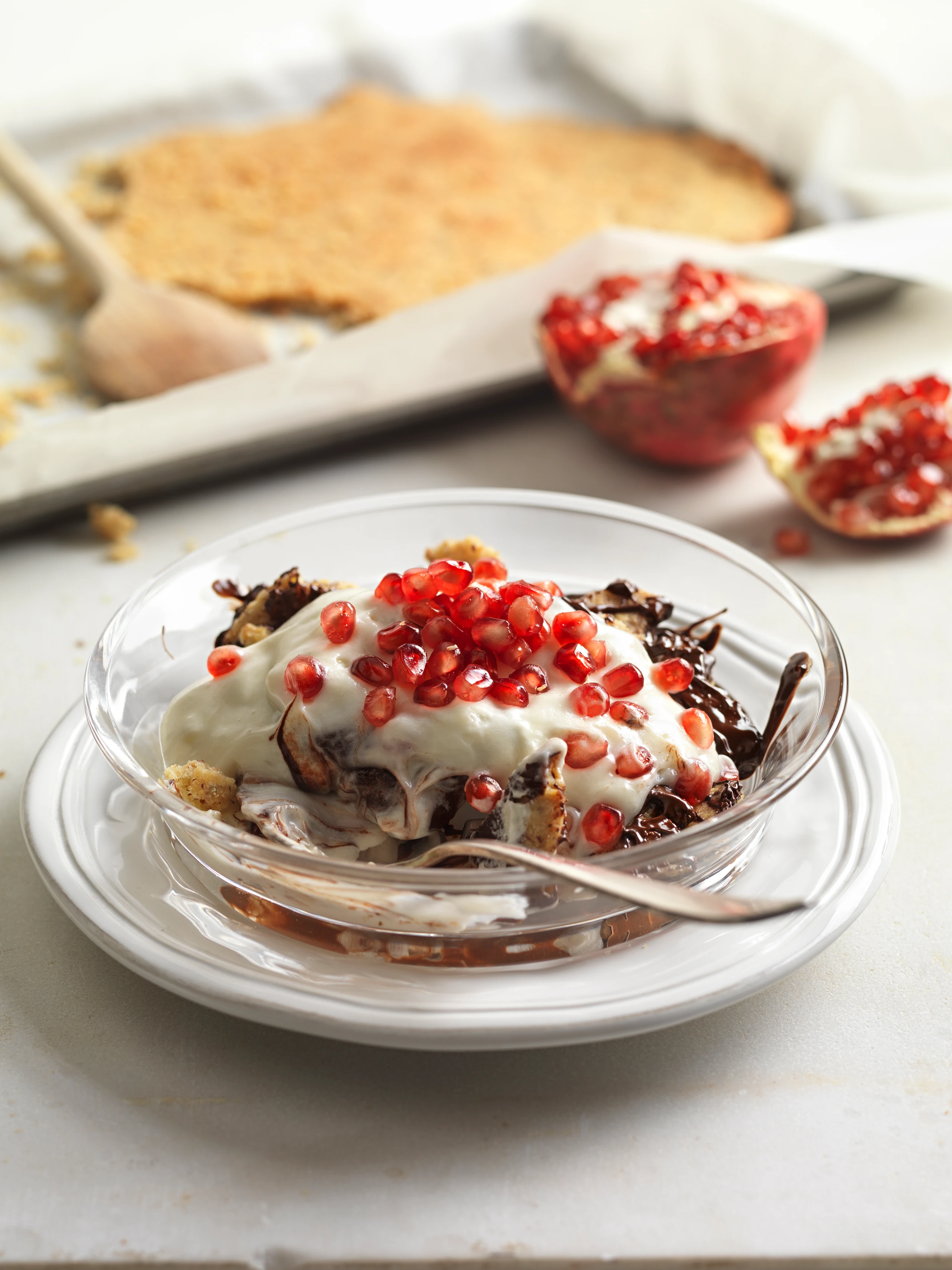 Weiße Schokocreme mit Mürbteigecken