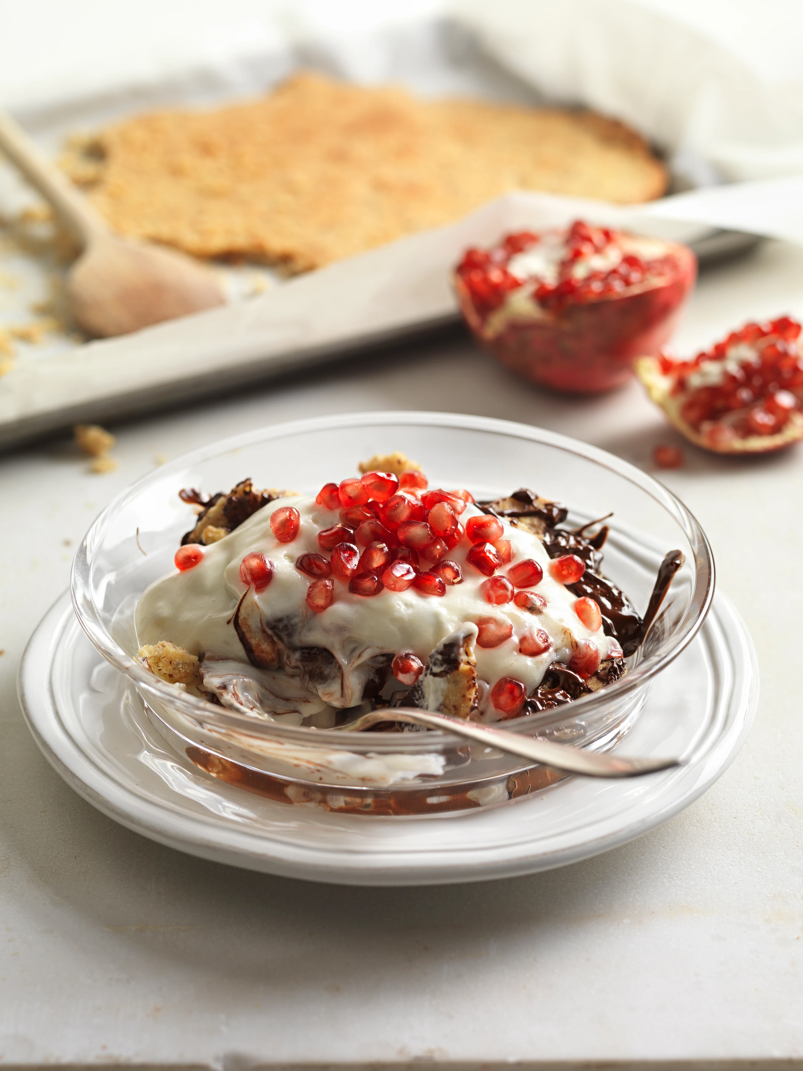 Weiße Schokocreme mit Mürbteigecken