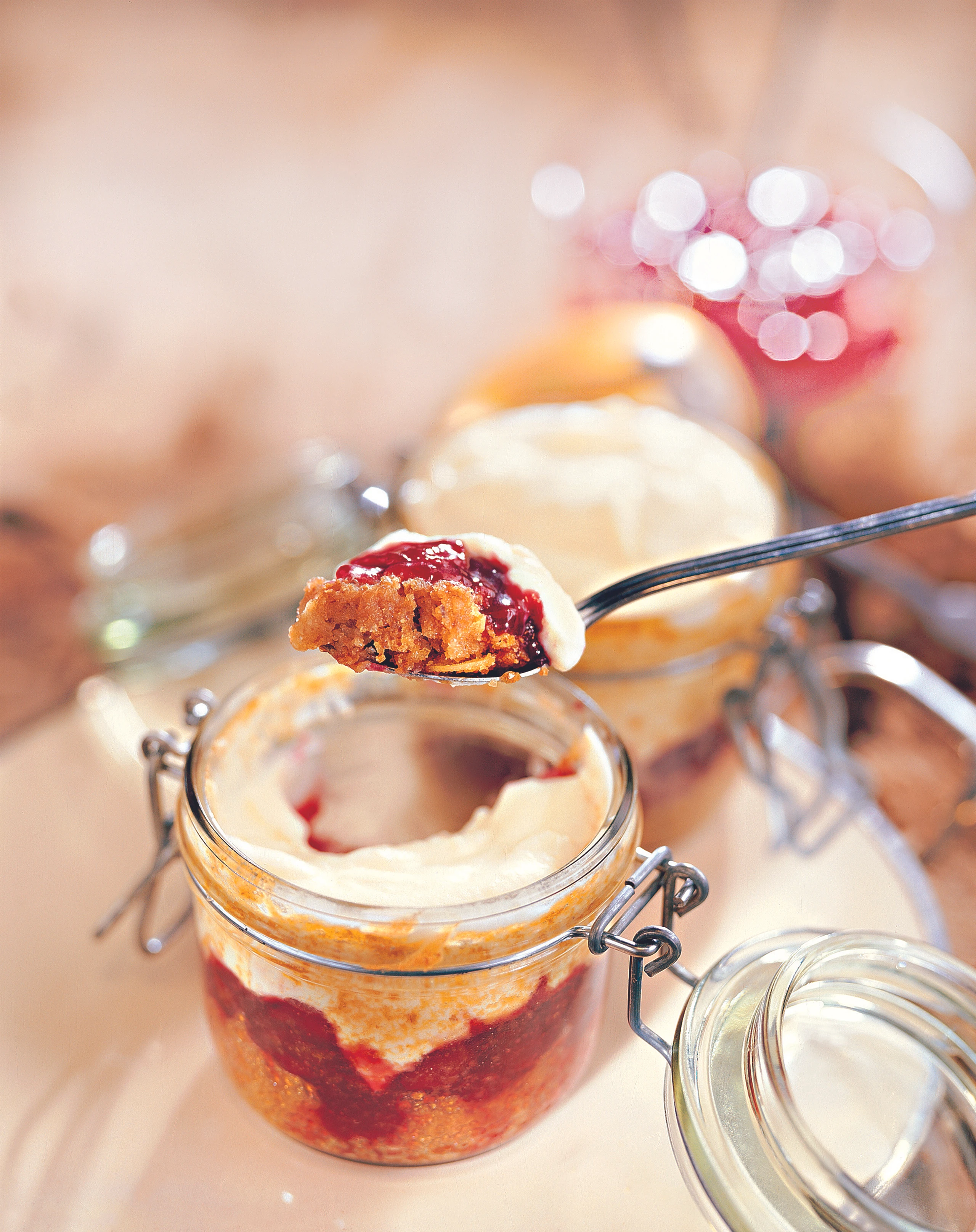 Walnuss-Marzipan-Kuchen im Glas