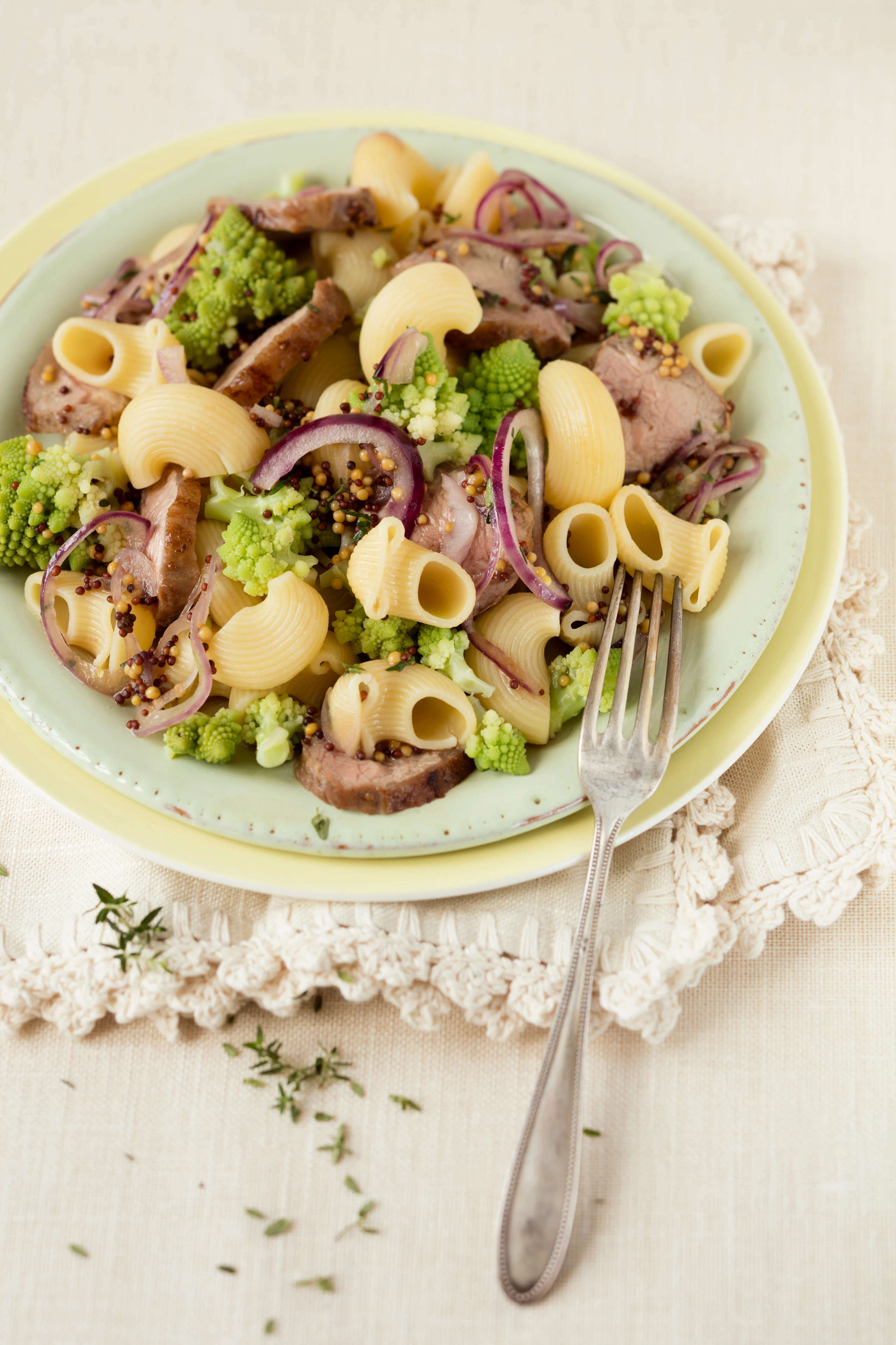Pasta mit Lammfilet und Romanesco