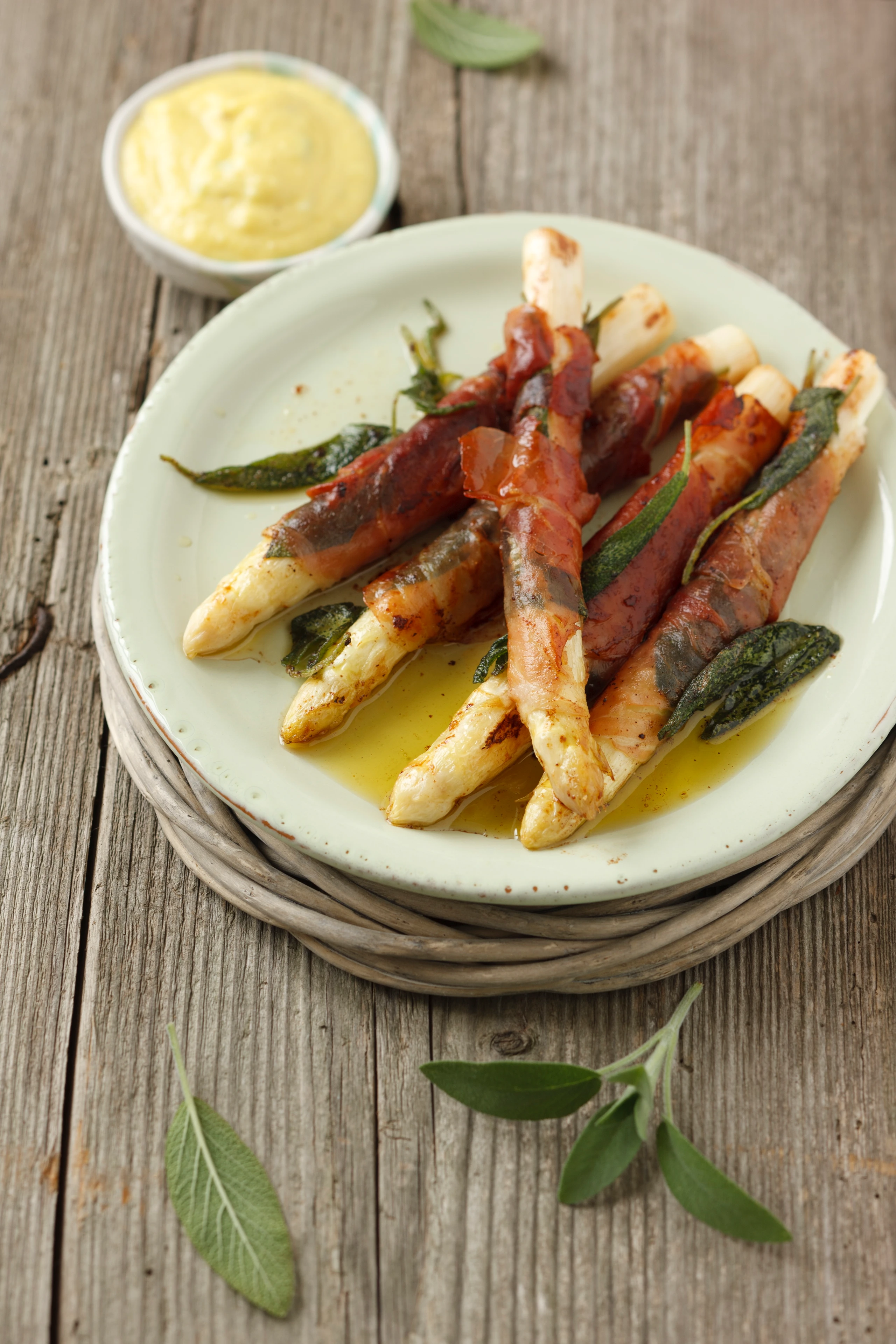 Saltimbocca vom weißen Spargel