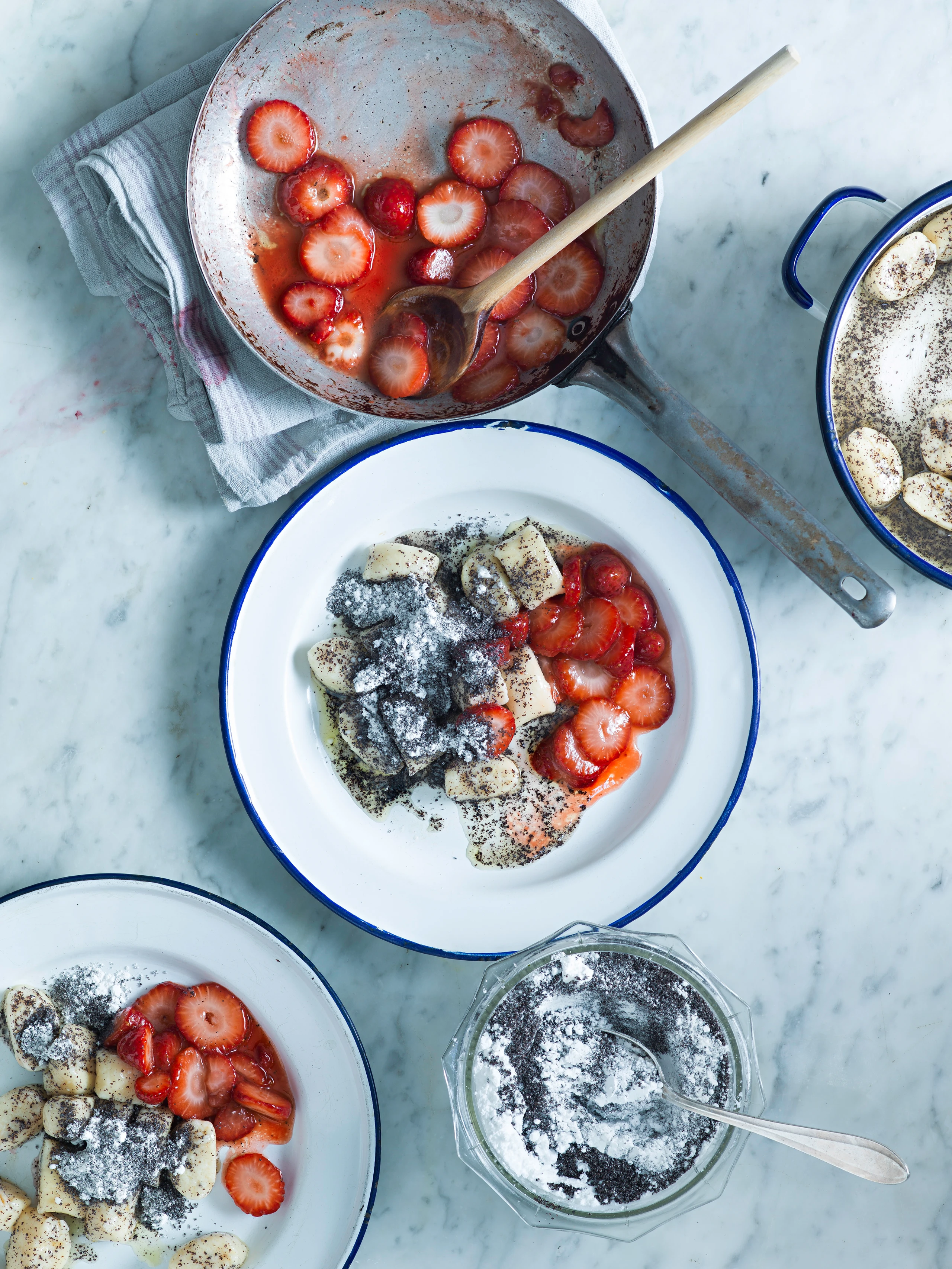 Topfen-Gnocchi mit Erdbeeren