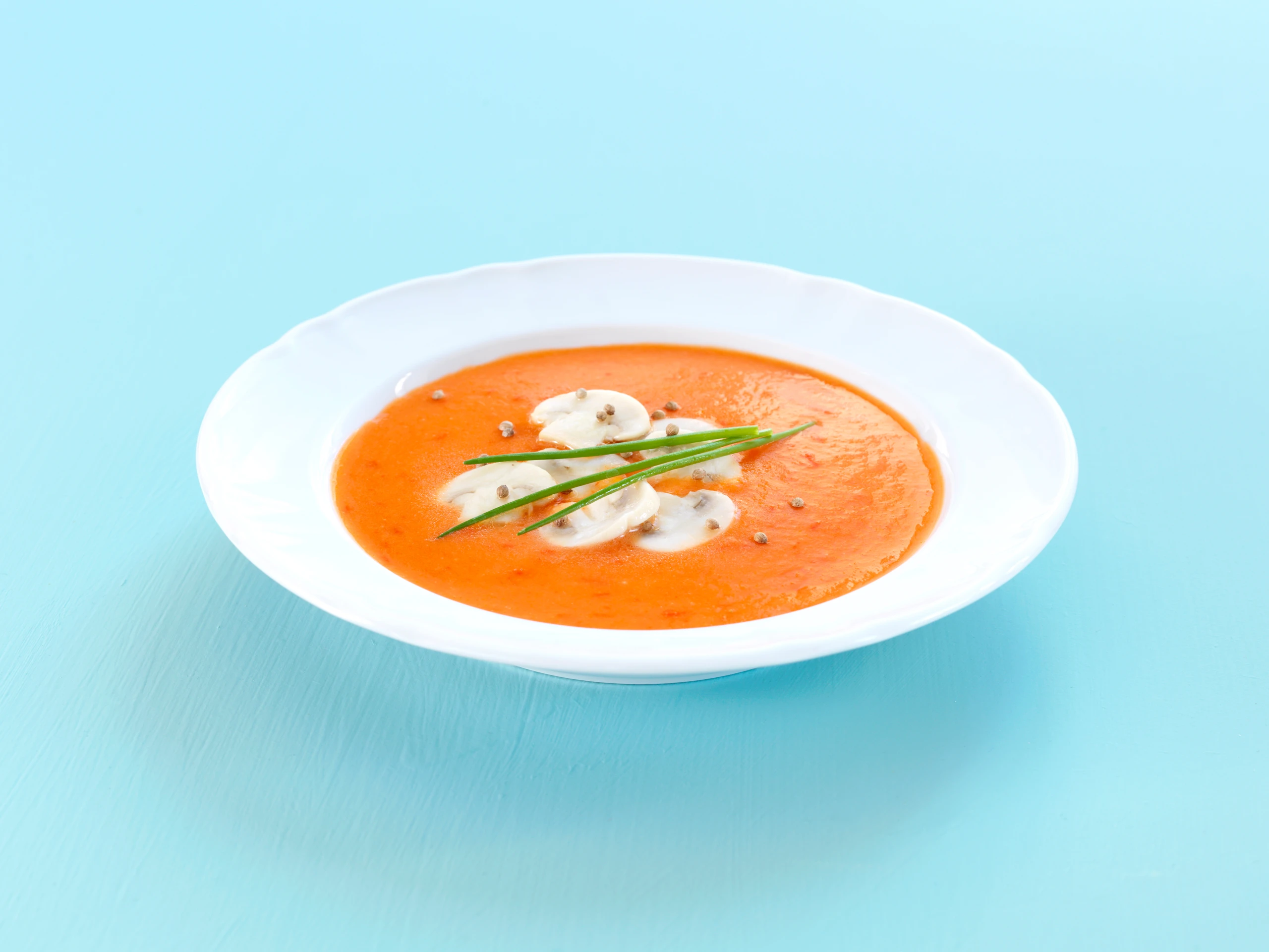 Paprikasuppe mit Champignons