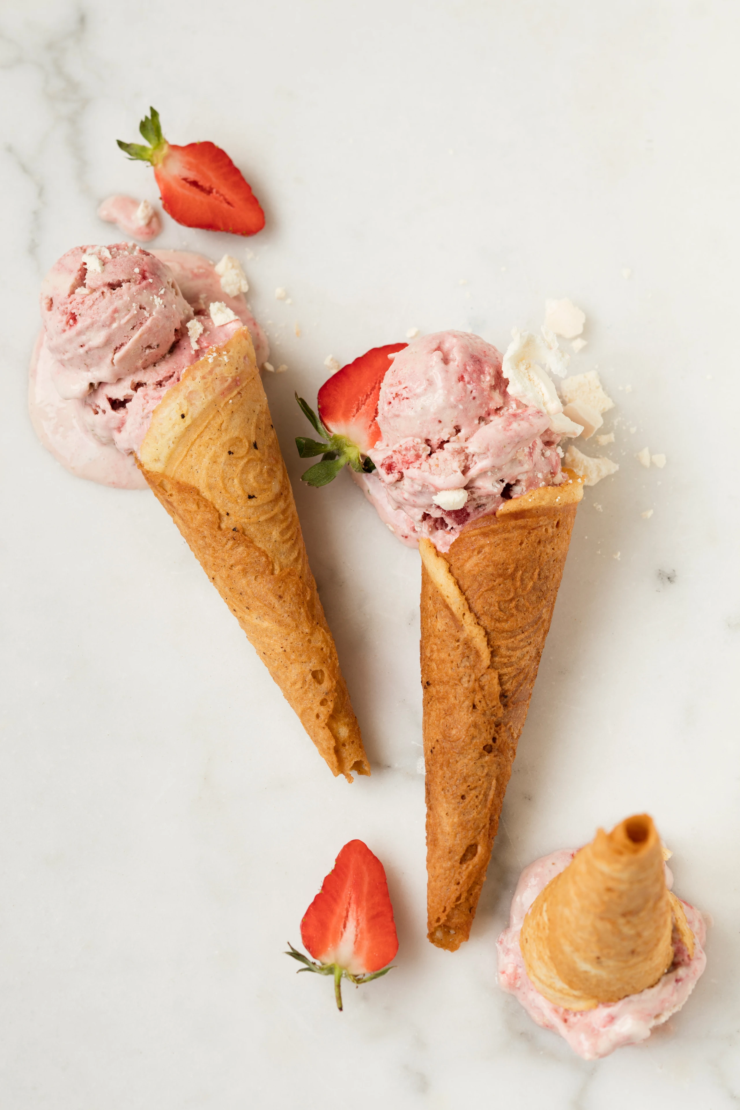 Erdbeer-Baiser-Eis