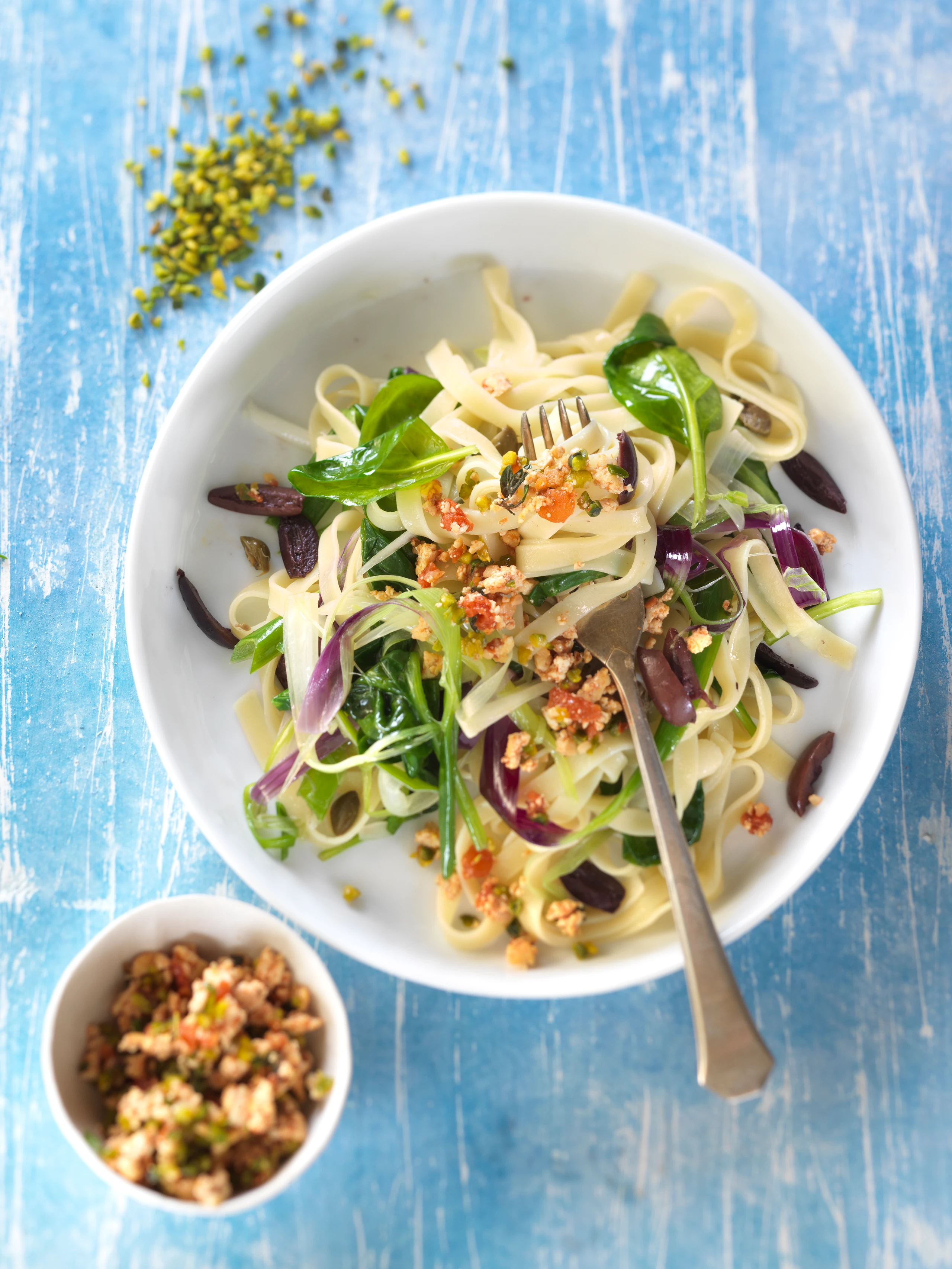 Spinat-Tagliatelle mit Pistazien-Tofu