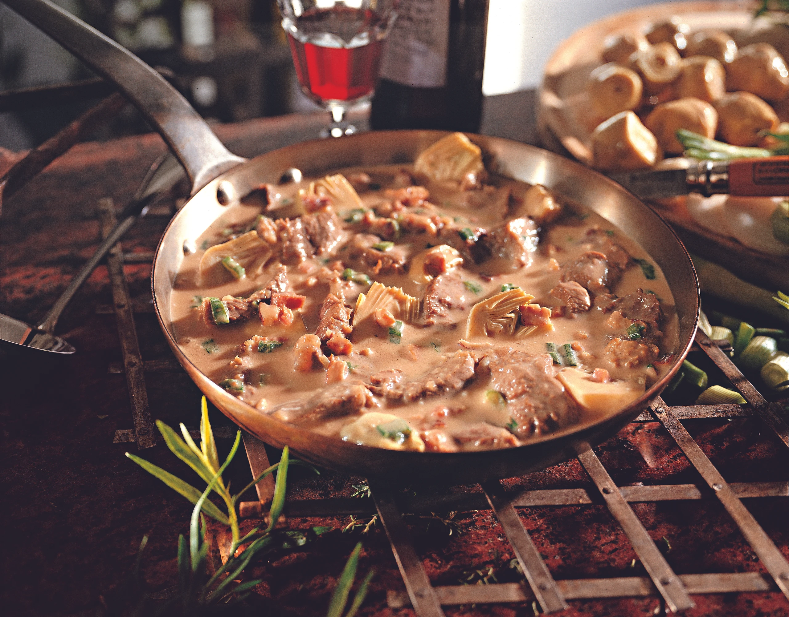 Rindsragout mit Artischocken und Jungzwiebeln
