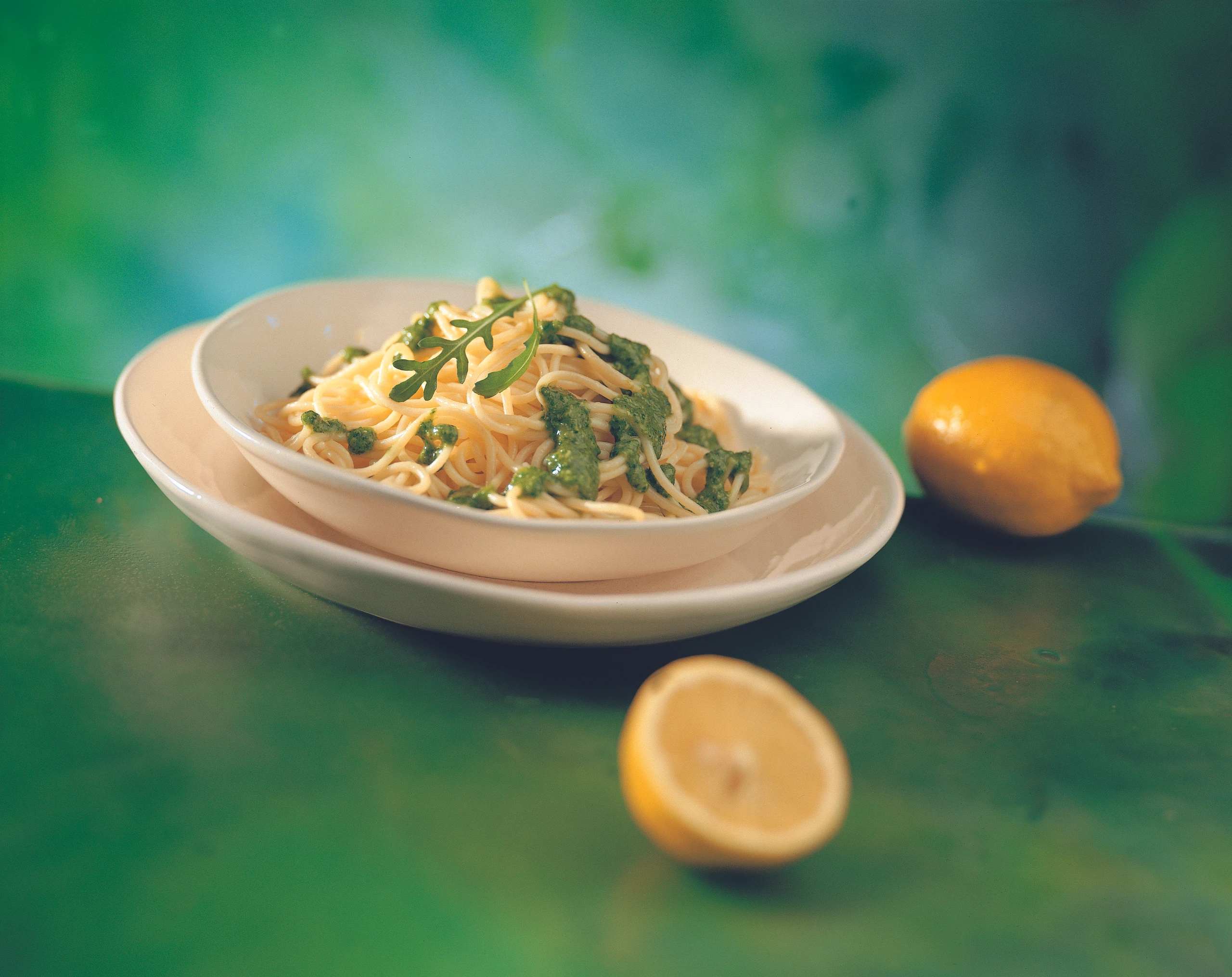 Spaghetti mit Rucola-Petersilsauce