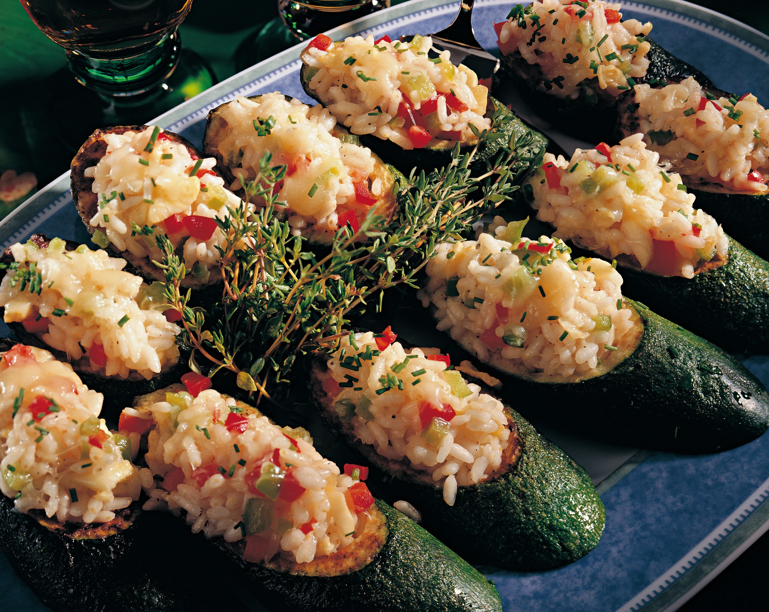 Zucchini mit vegetarischer Reisfülle