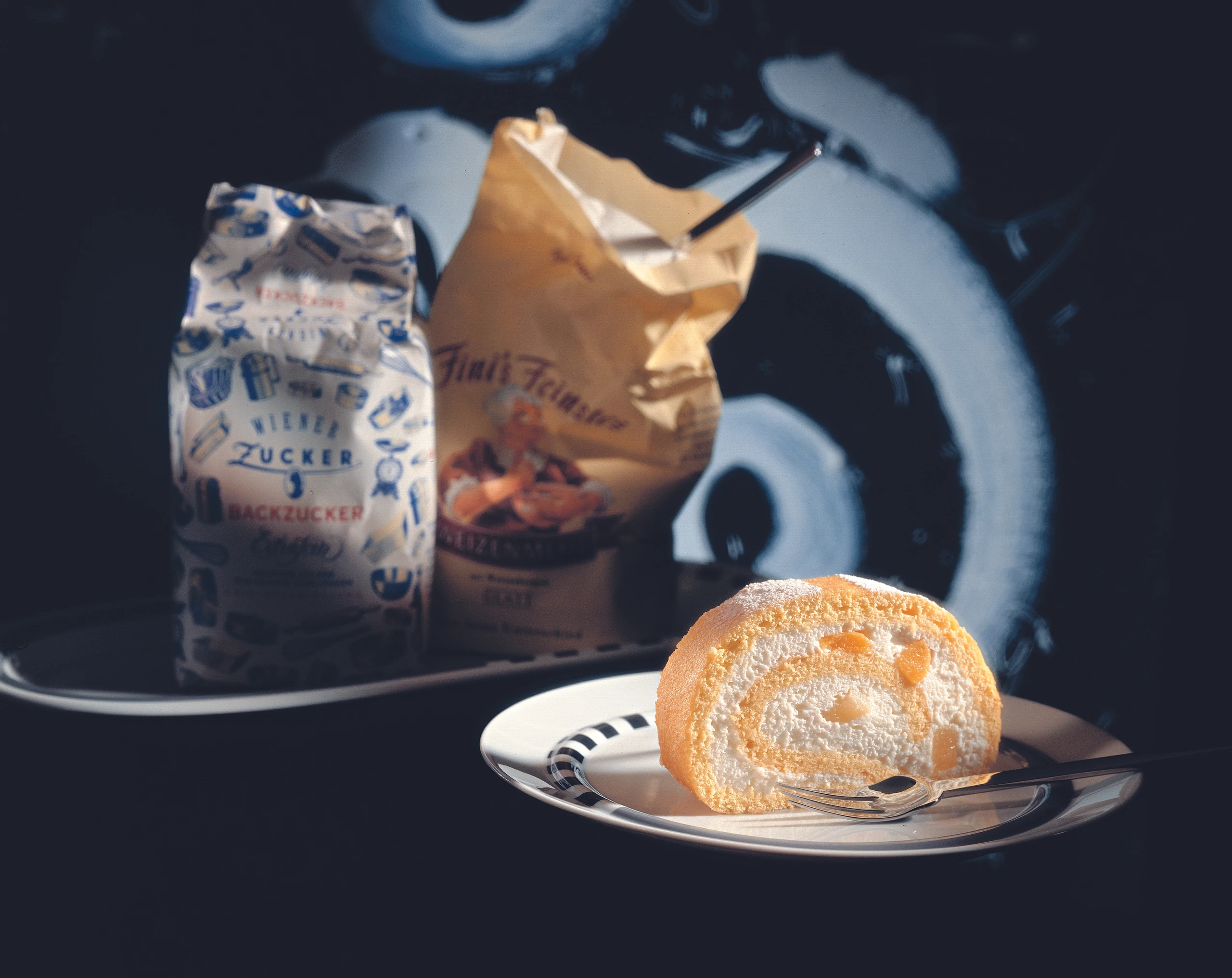 Biskuitroulade mit Joghurtcreme