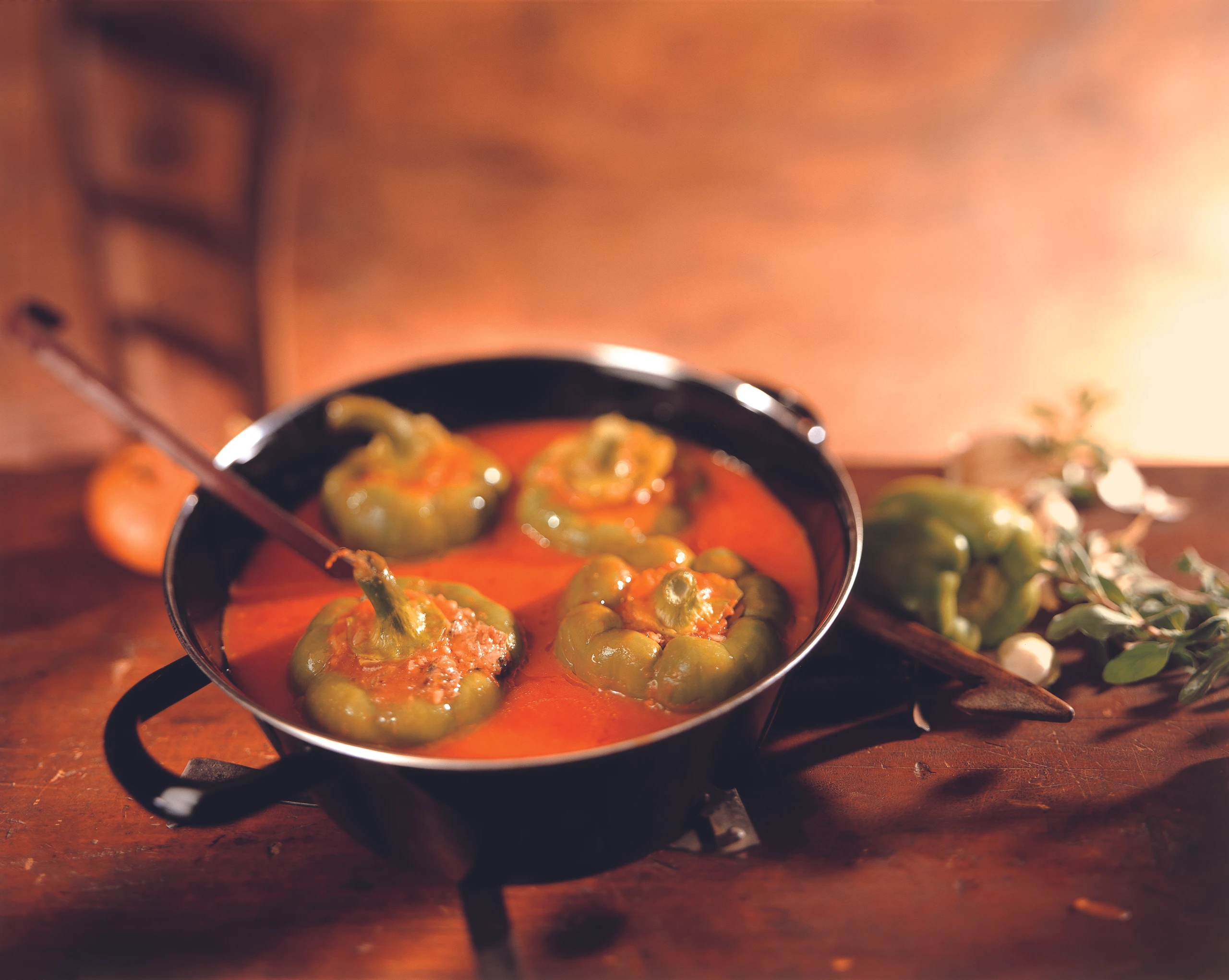 Gefüllte Paprika mit Paradeissauce