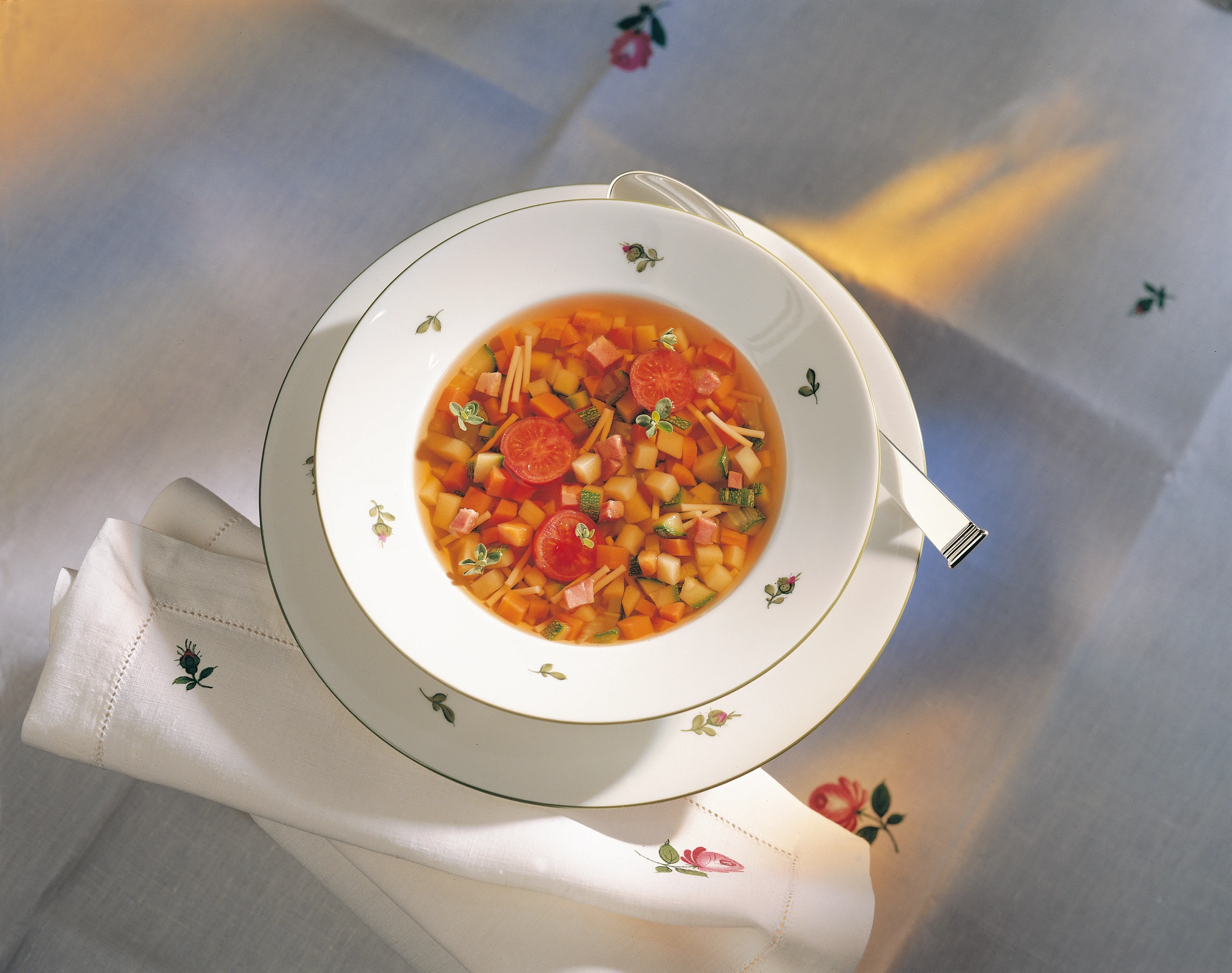 Gemüsesuppe mit Speckaroma