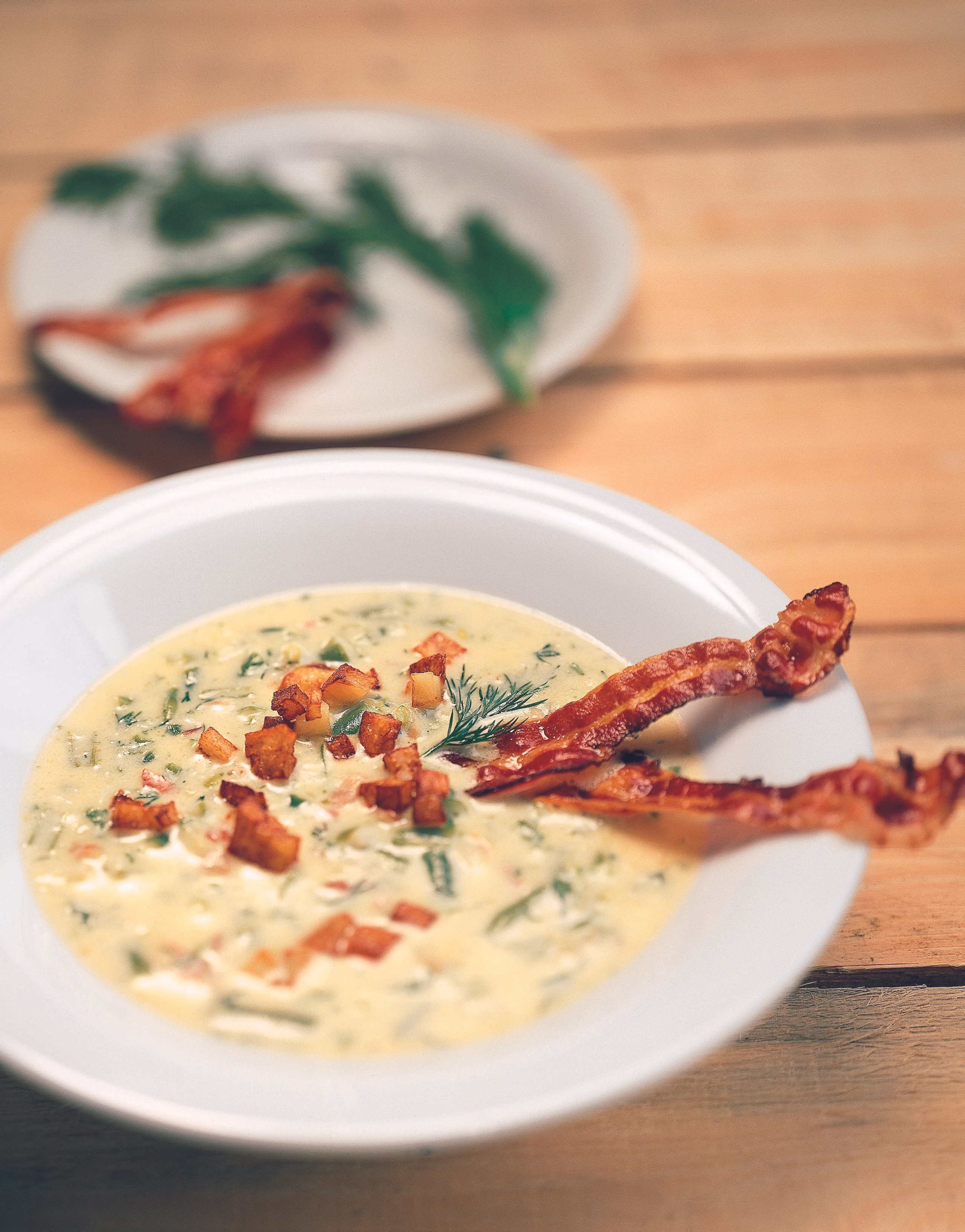 Fisolensuppe mit Speck und gebackenen Erdäpfeln
