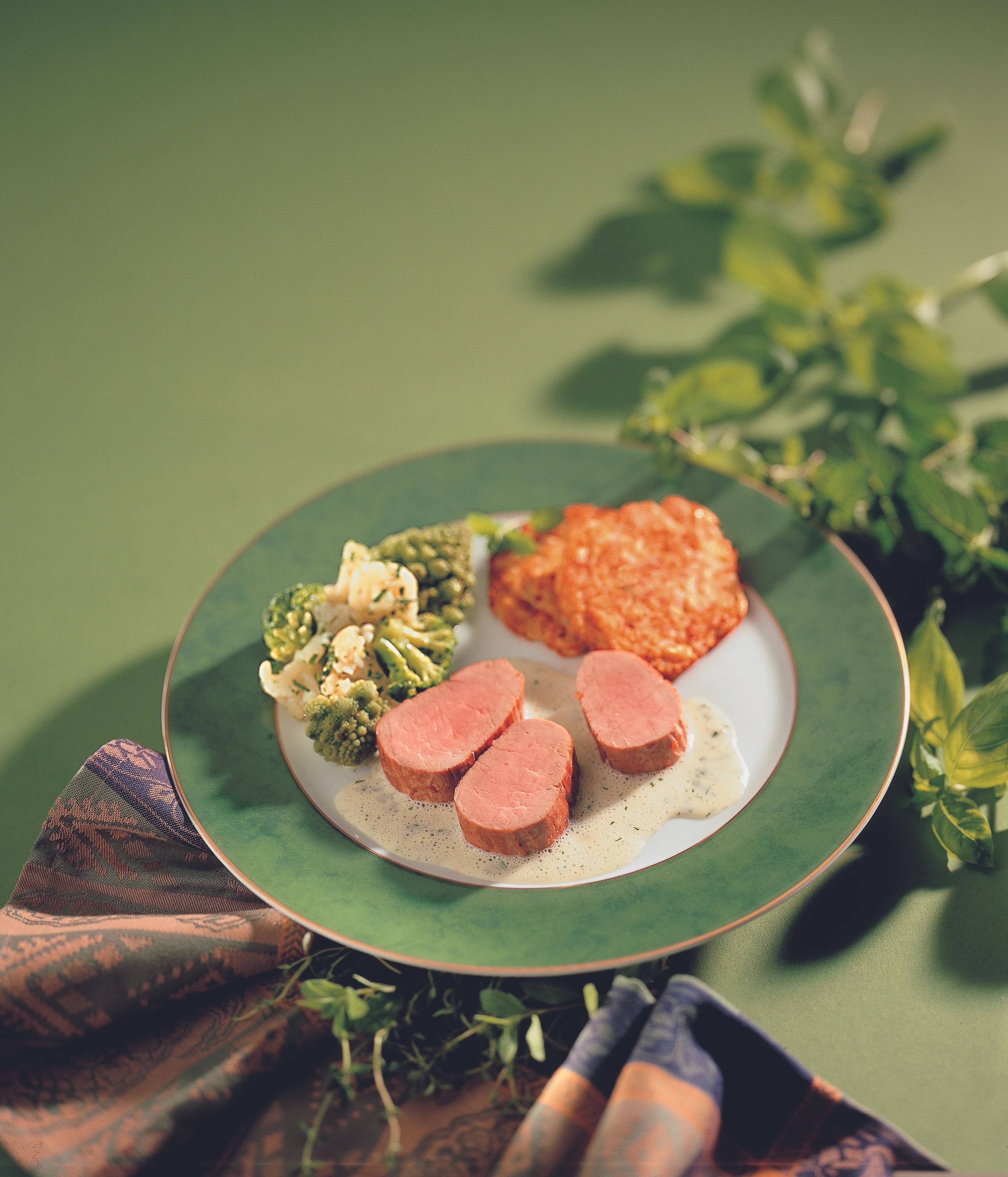 Schweinsfilet mit Kräutersauce