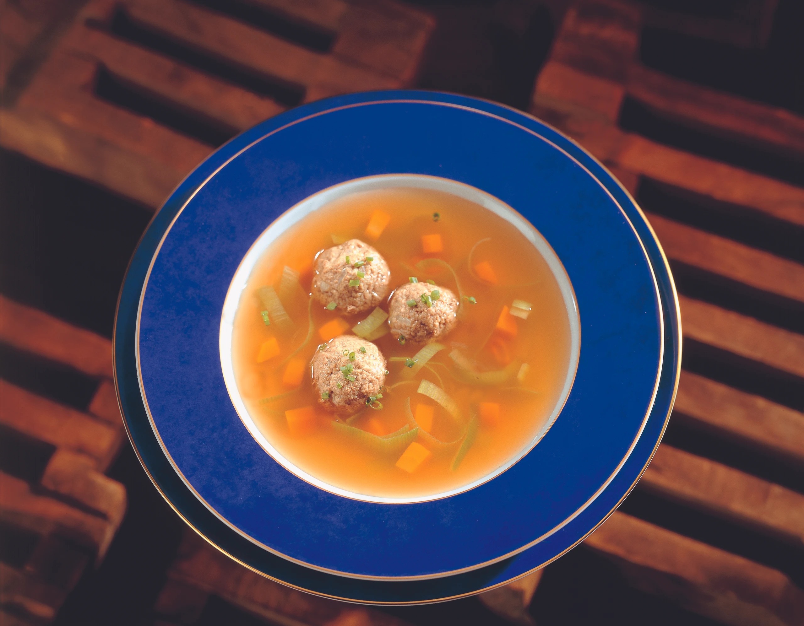 Suppe mit Mini-Leberknödeln