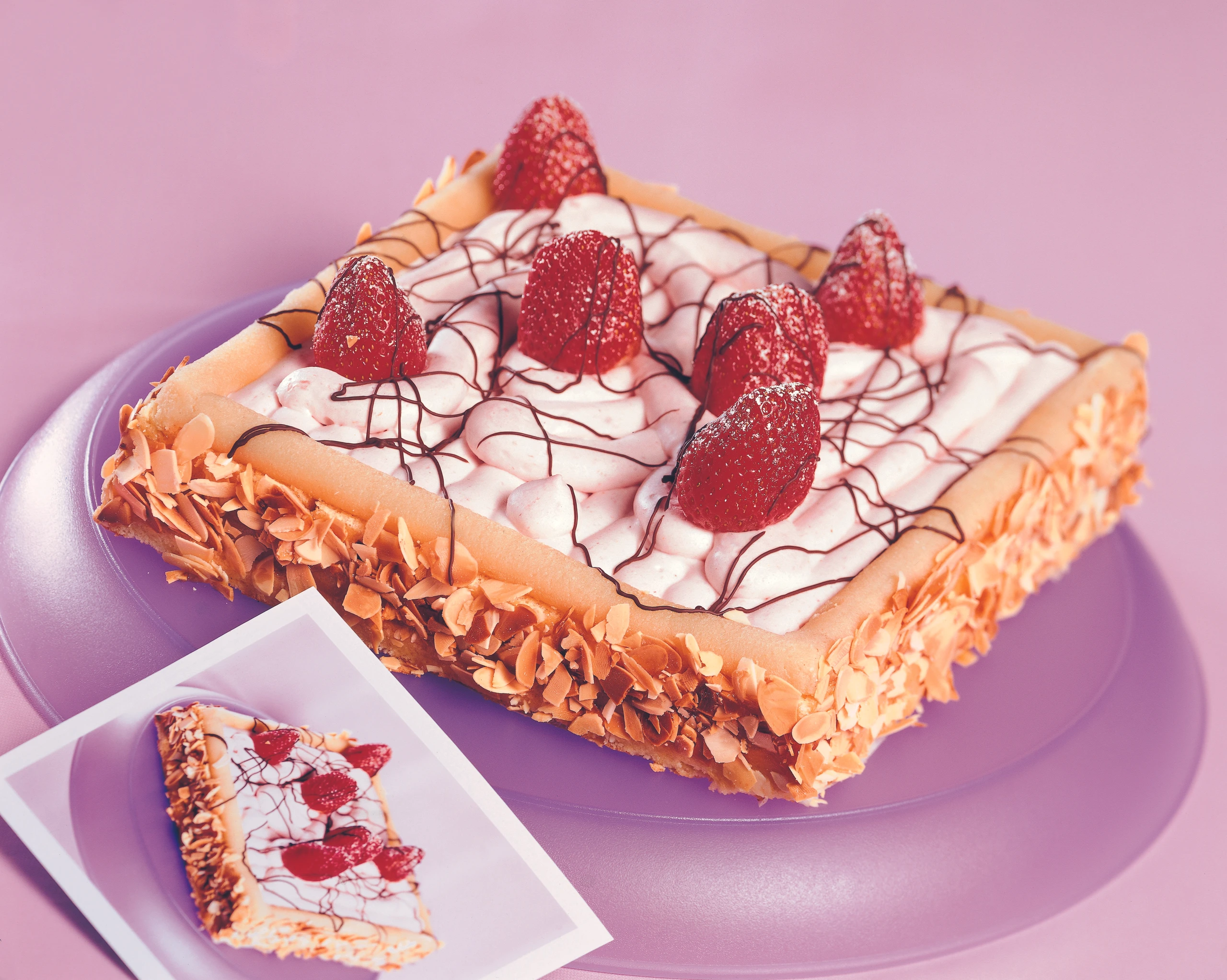 Erdbeer-Marzipantorte