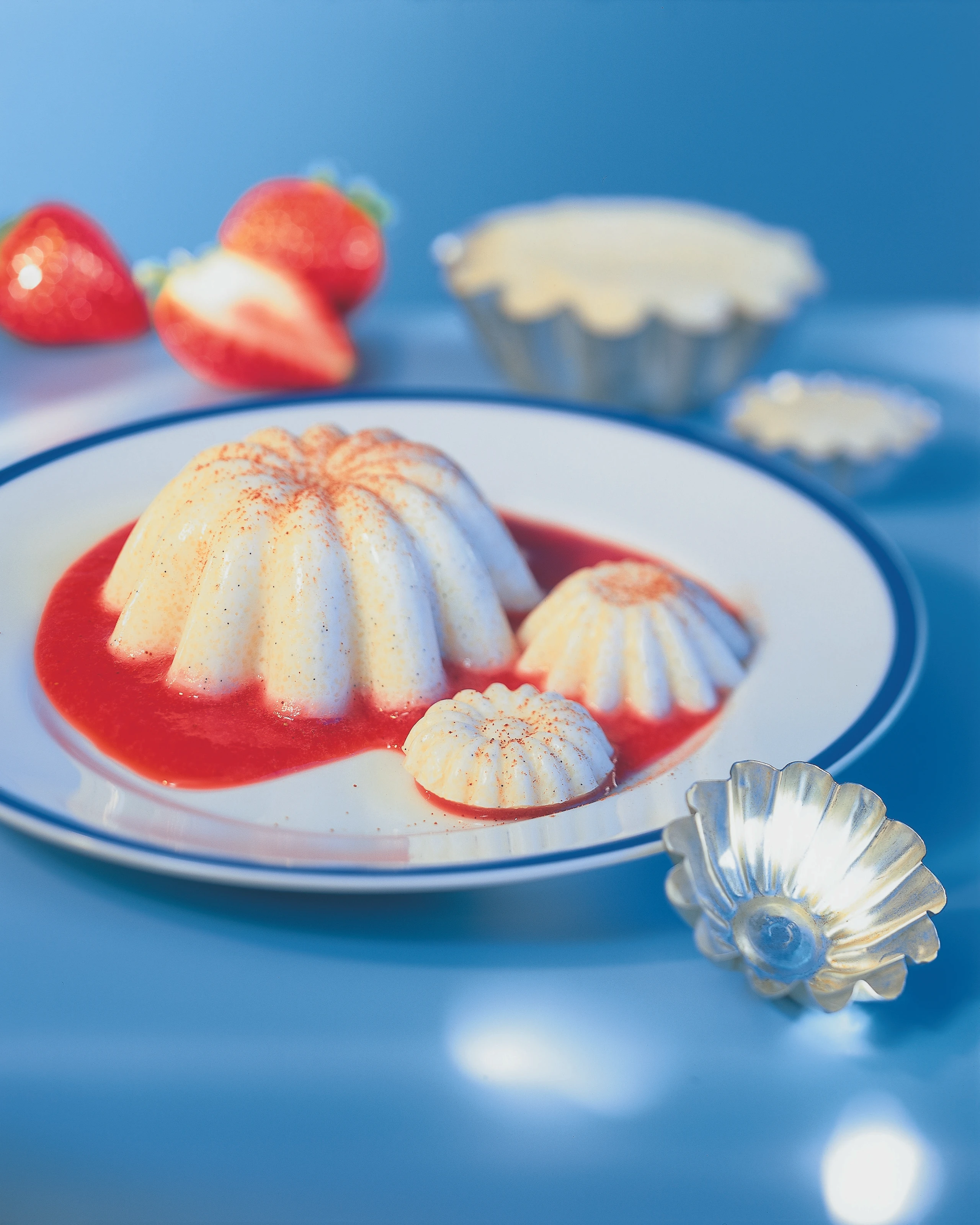 Grießpudding mit Erdbeersauce