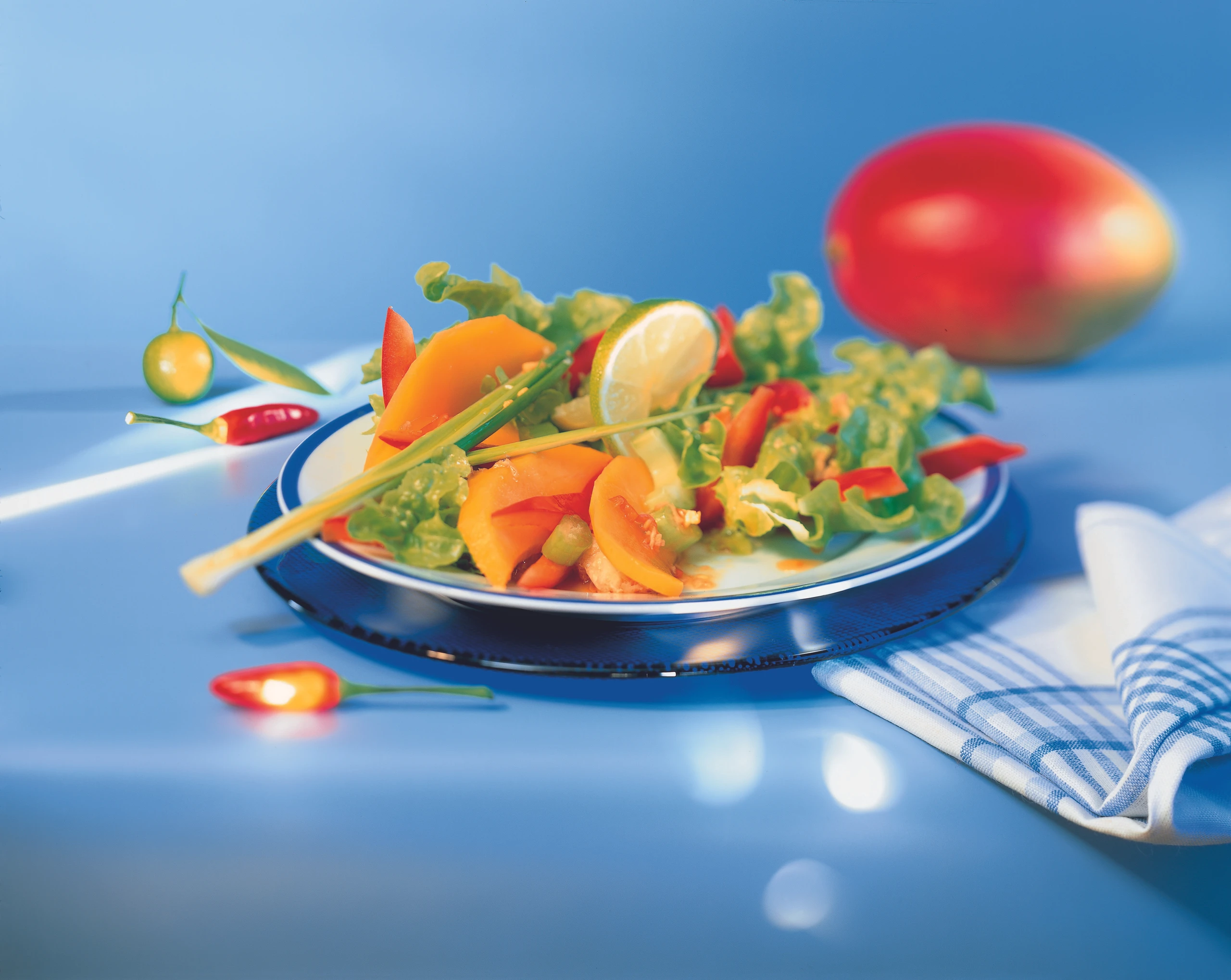 Karibischer Salat mit Mango und Ingwer-Limetten-Marinade