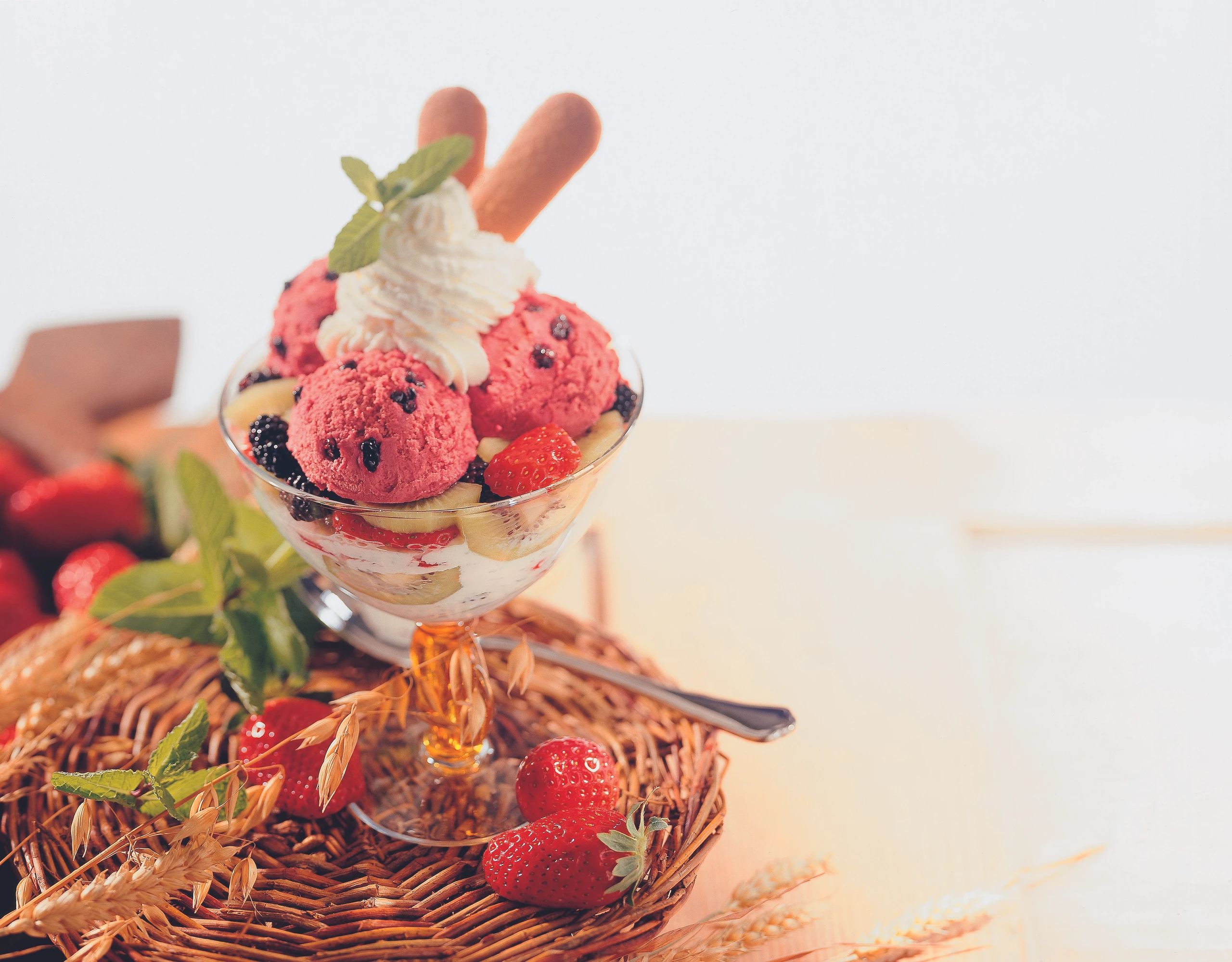 Fruchtiger Beeren-Becher