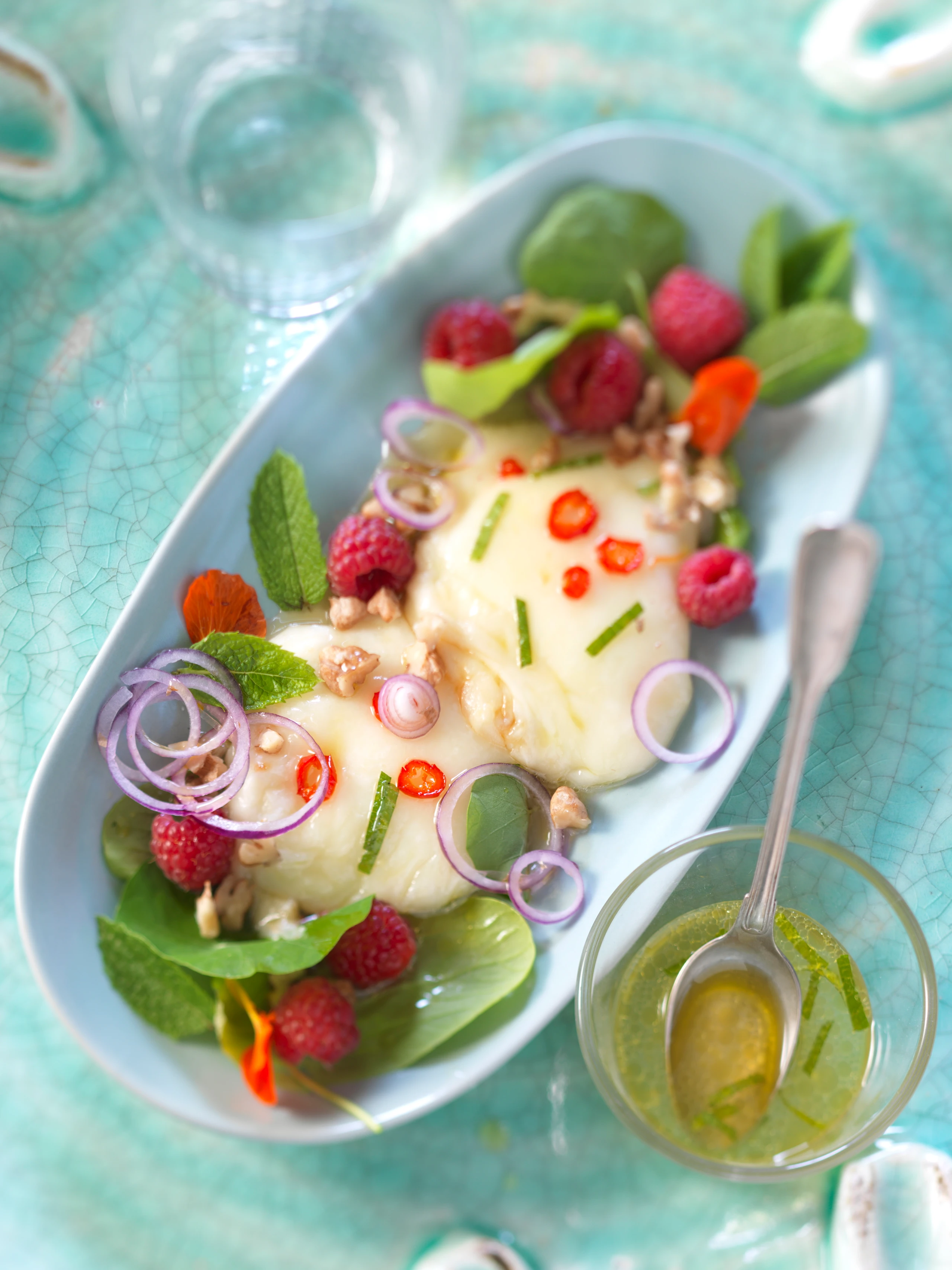 Salat mit Chili-Honig-Käse