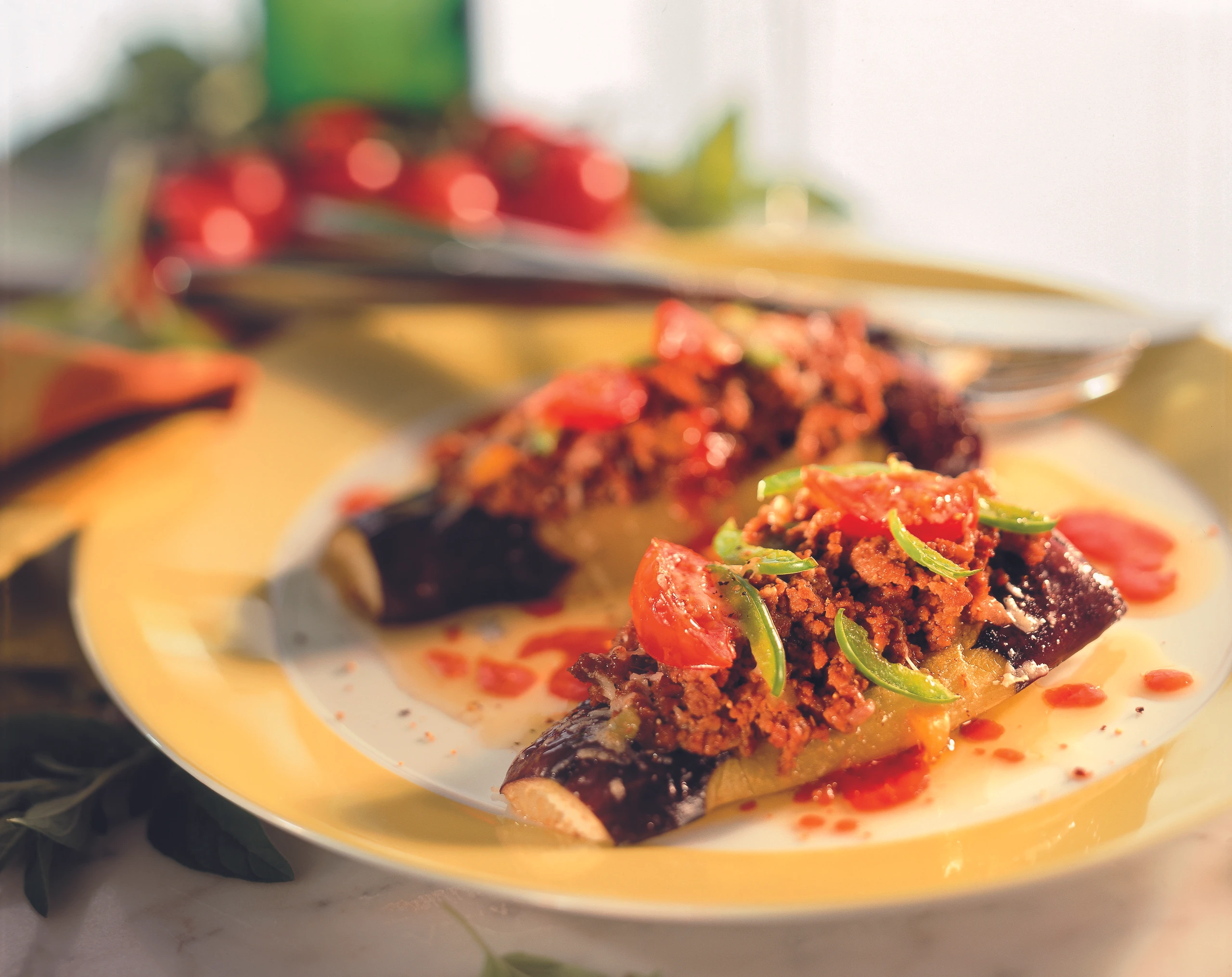 Gefüllte Melanzani mit Lammfaschiertem und Paprika