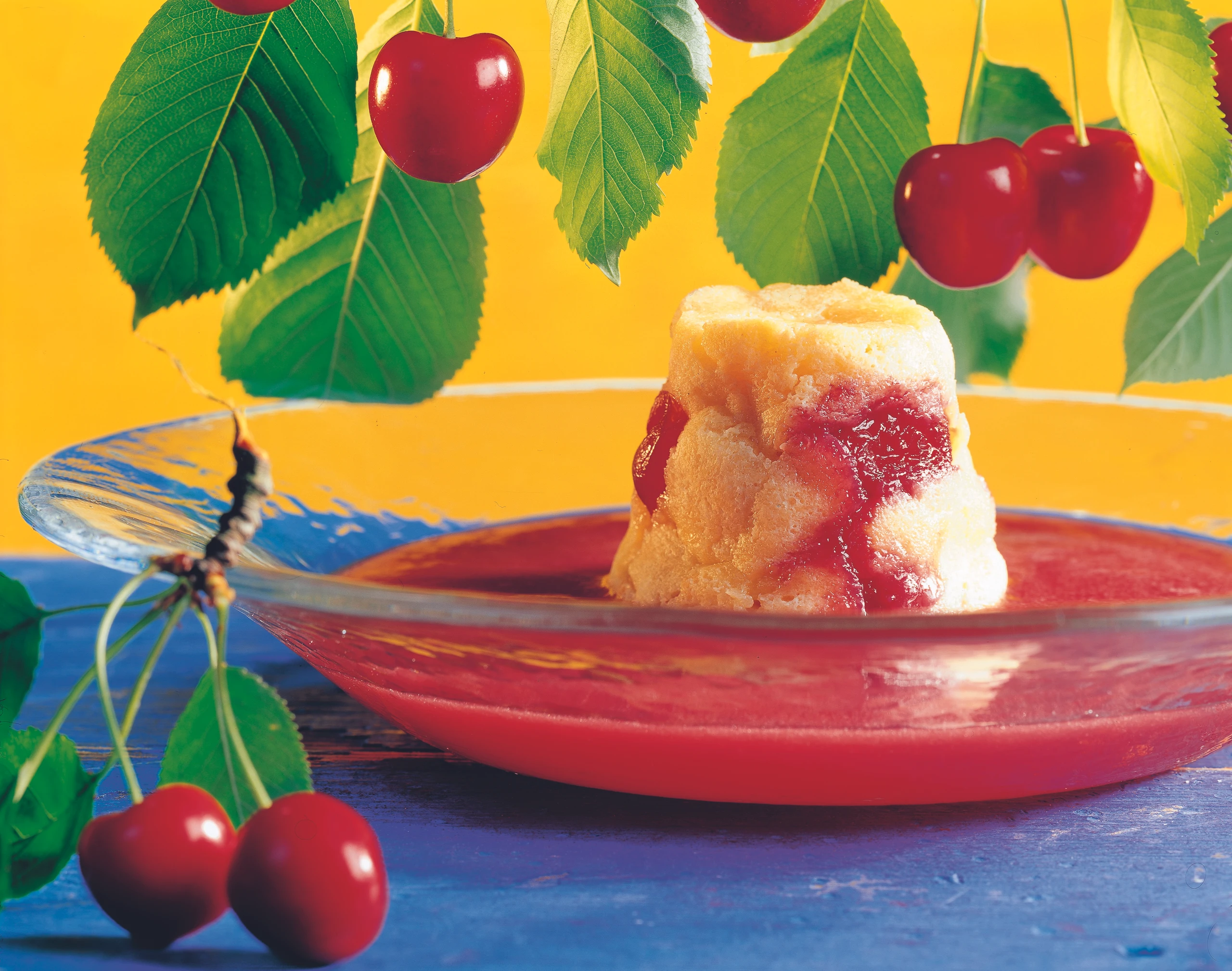 Kalte Kirschensuppe mit Kirschenauflauf