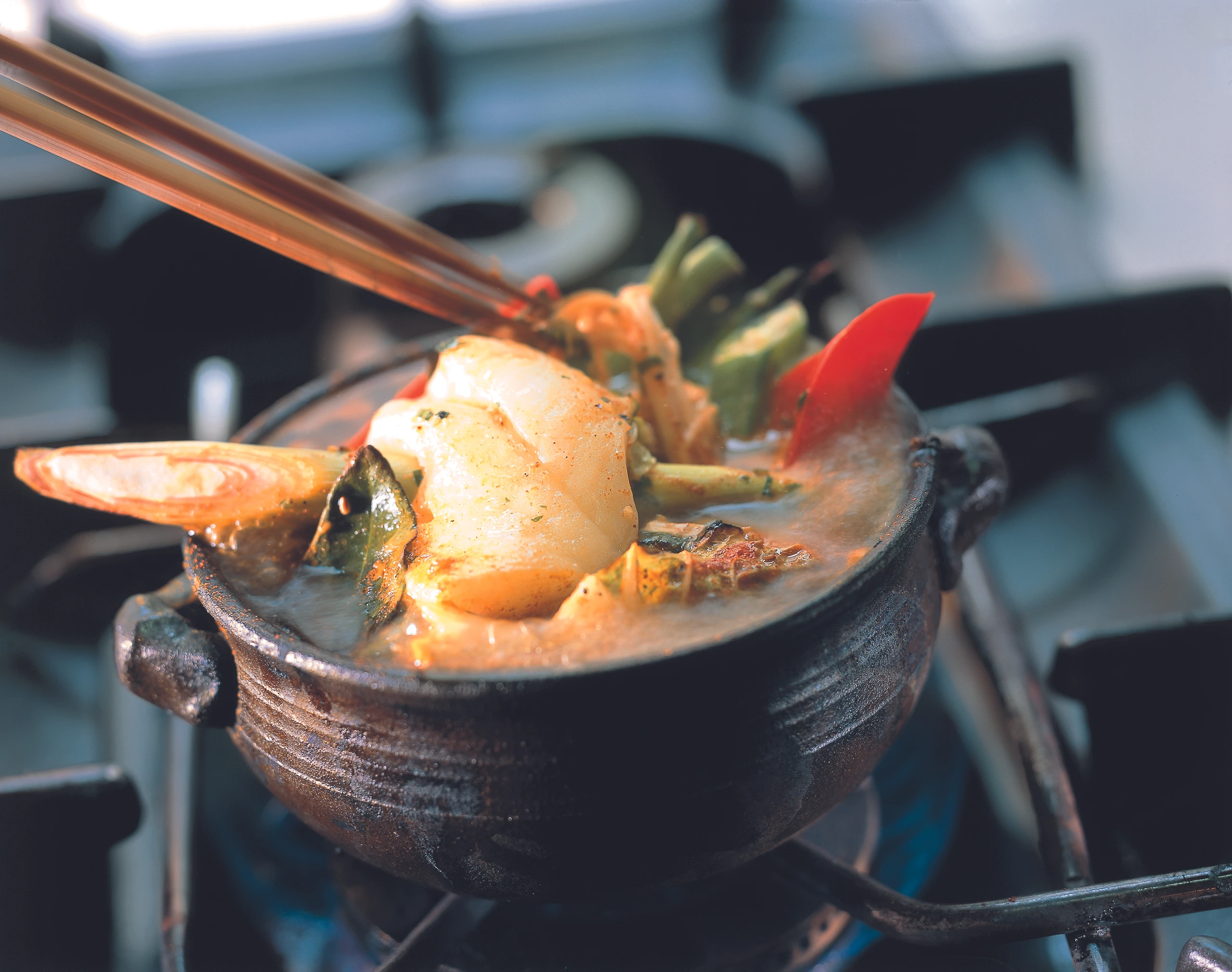 Sakana Jiru: Asiatischer Fischeintopf mit Angler