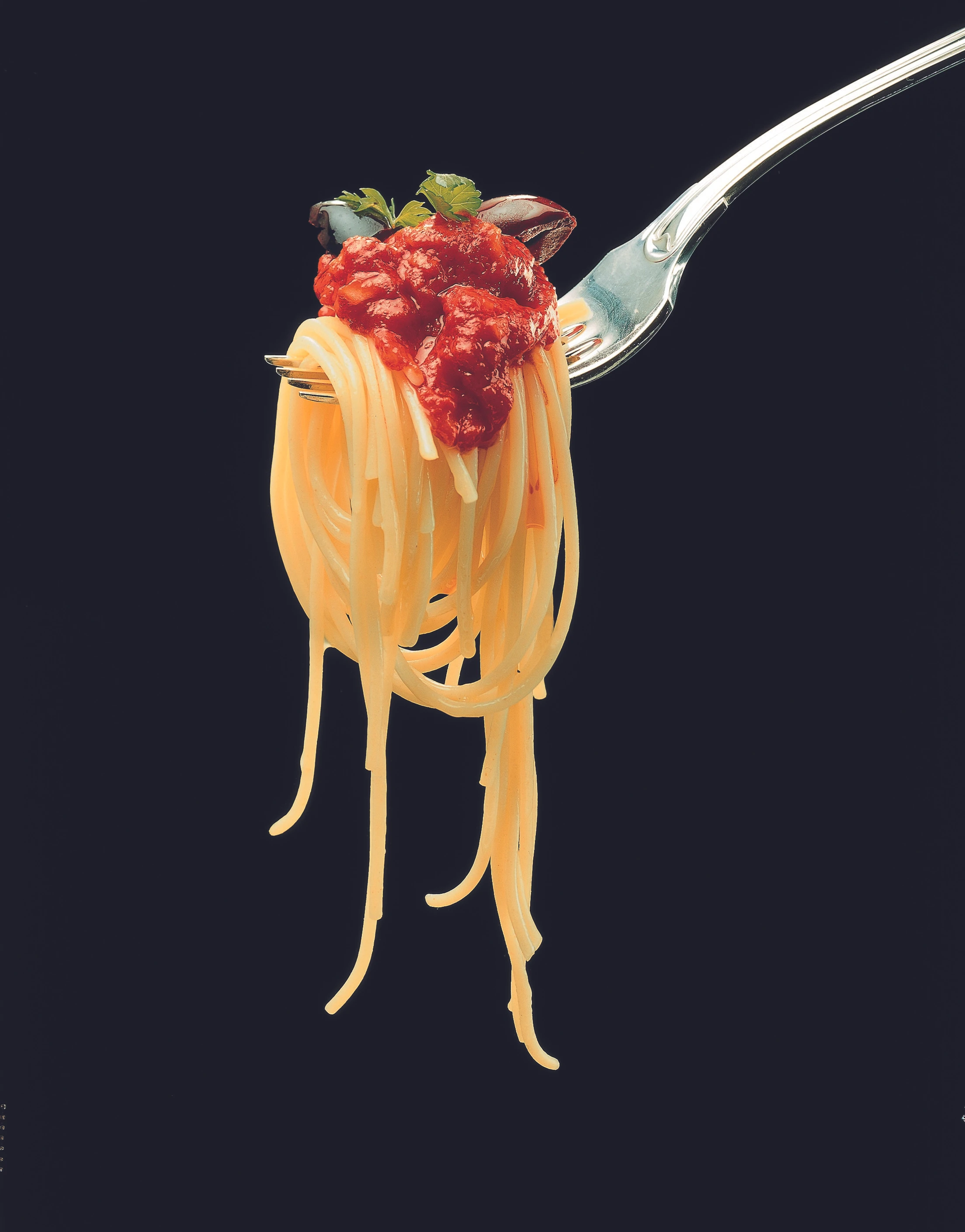 Spaghetti mit Paradeisern und Oliven