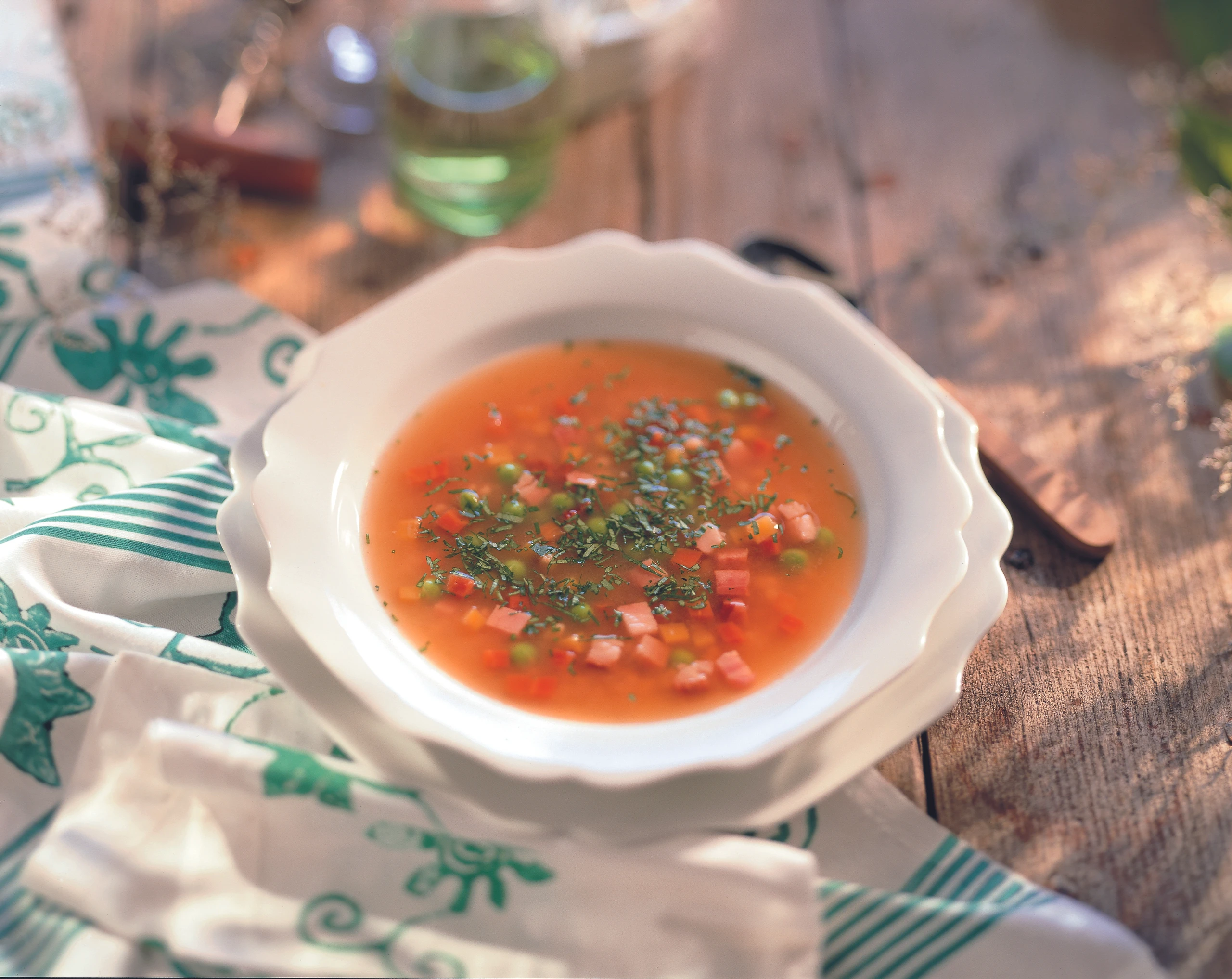 Rollgerstensuppe mit Erbsen und Selchfleisch