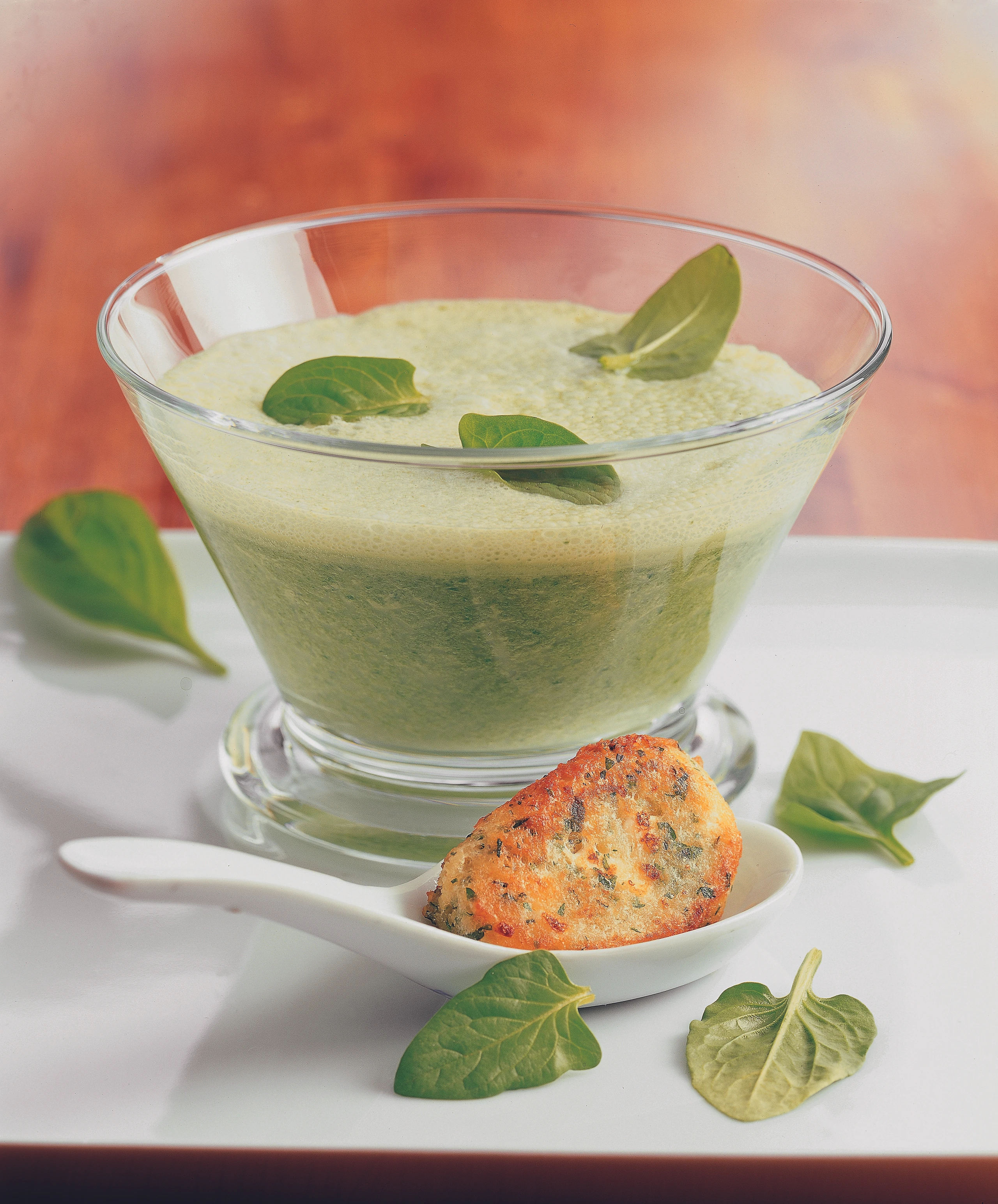 Spinatcremesuppe mit Kräuternockerln