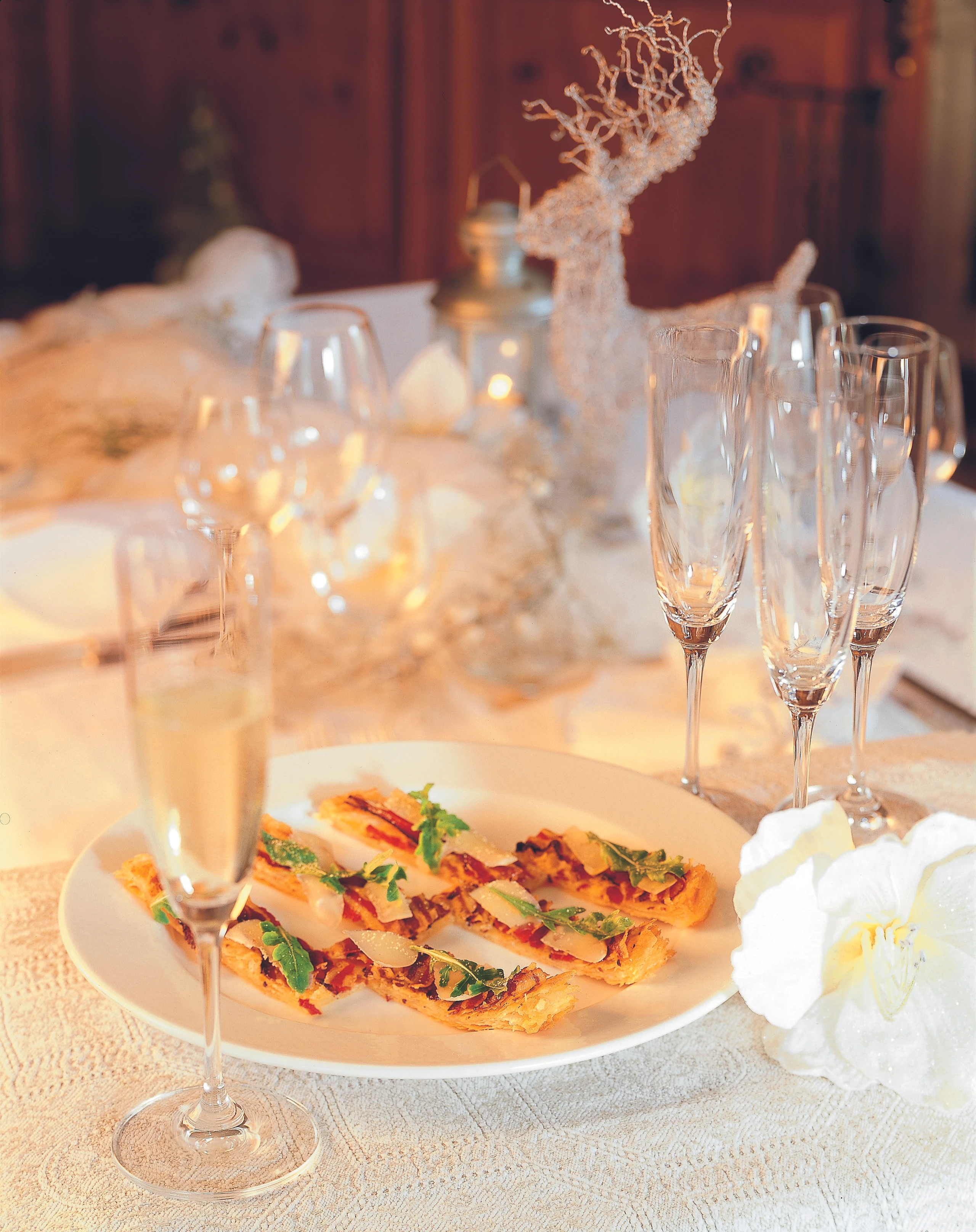 Schnelle Specktarte mit Käse und Rucola