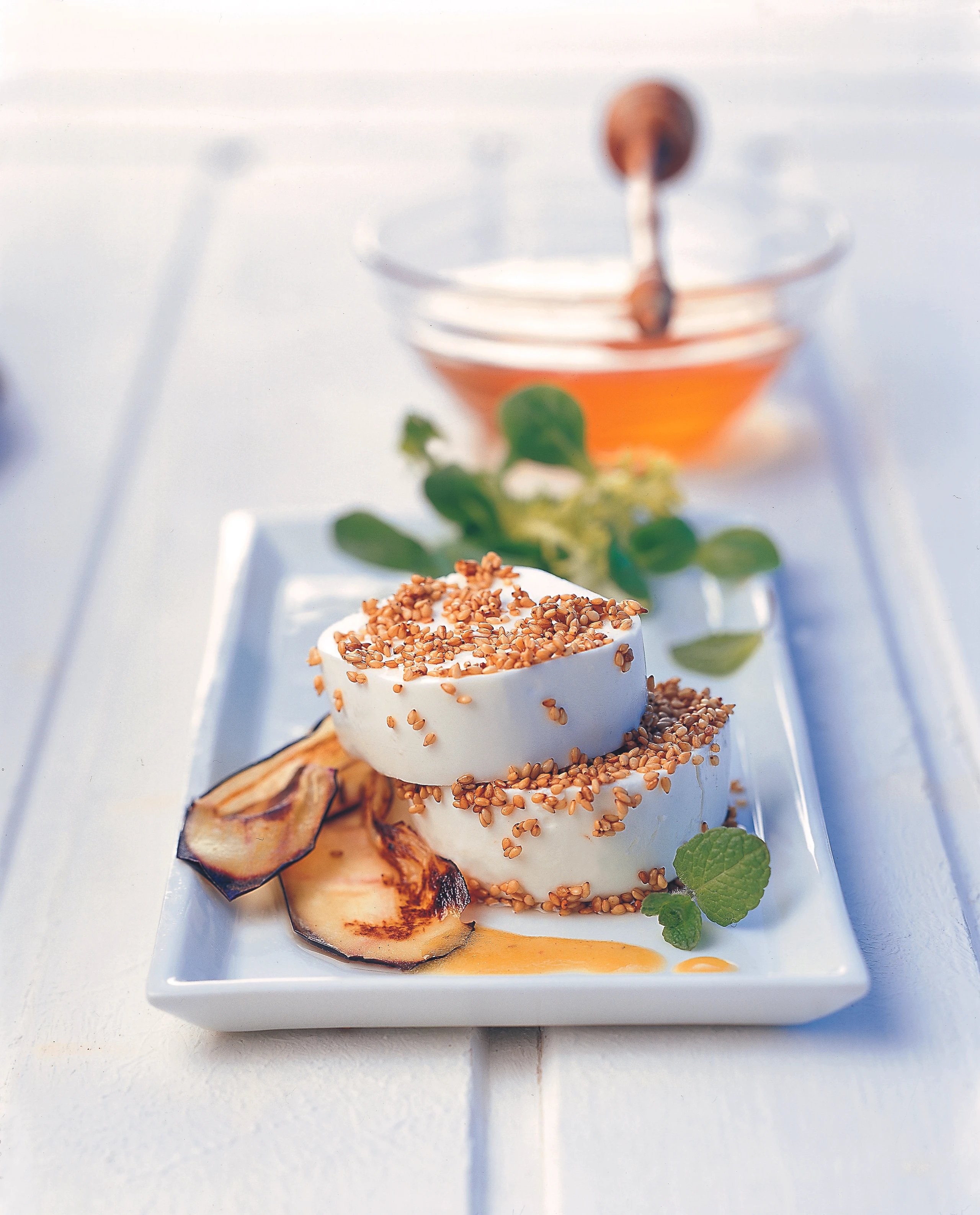 Salat mit Ziegenkäse, Melanzani und Pfefferminze