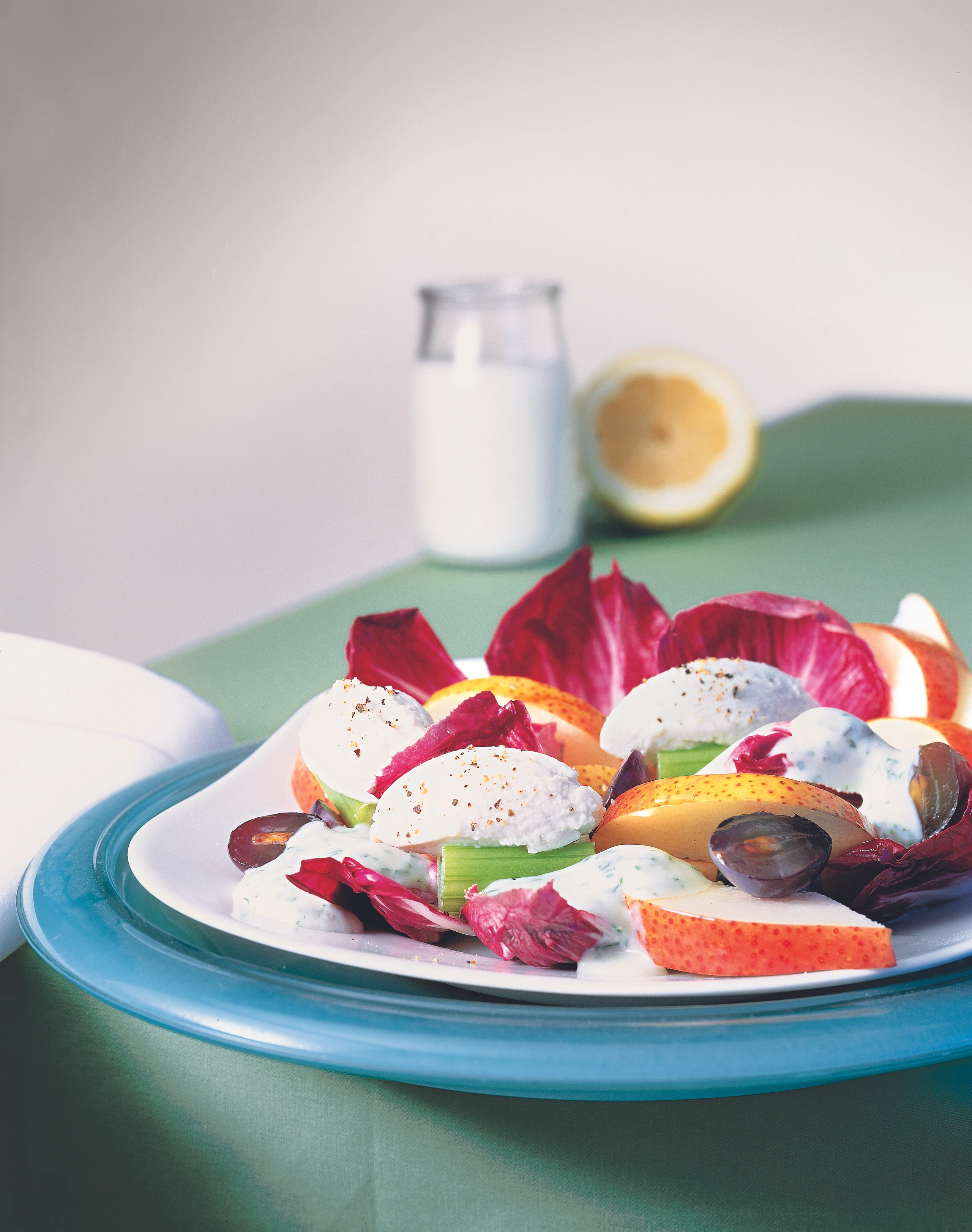 Salat mit Roquefort-Nockerl